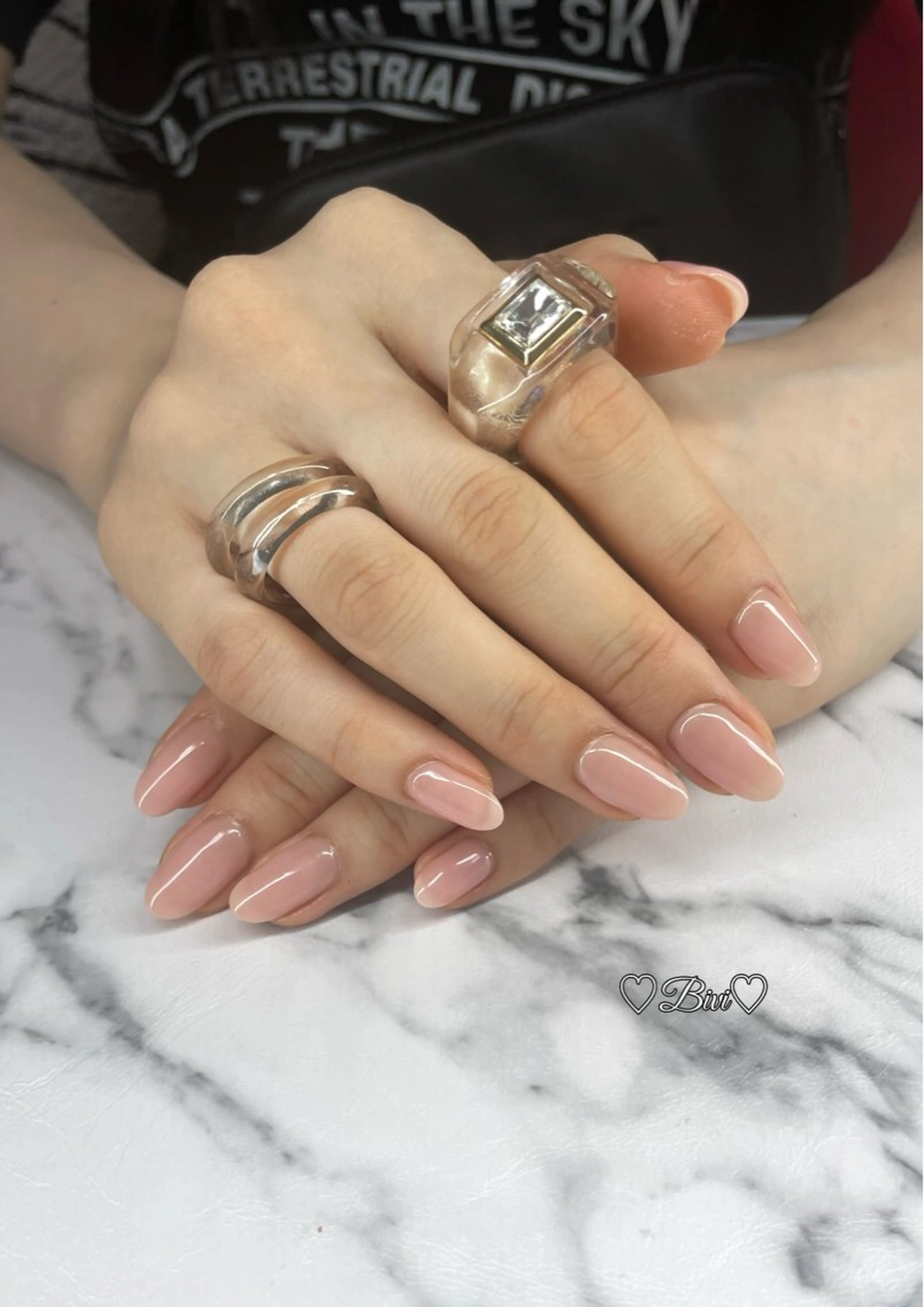 ネイル アートネイル フラッシュネイル ラメ(グリッター) シルバー スクエアネイル ♡Bivi♡自爪に 優しいネイルサロンのネイルデザイン