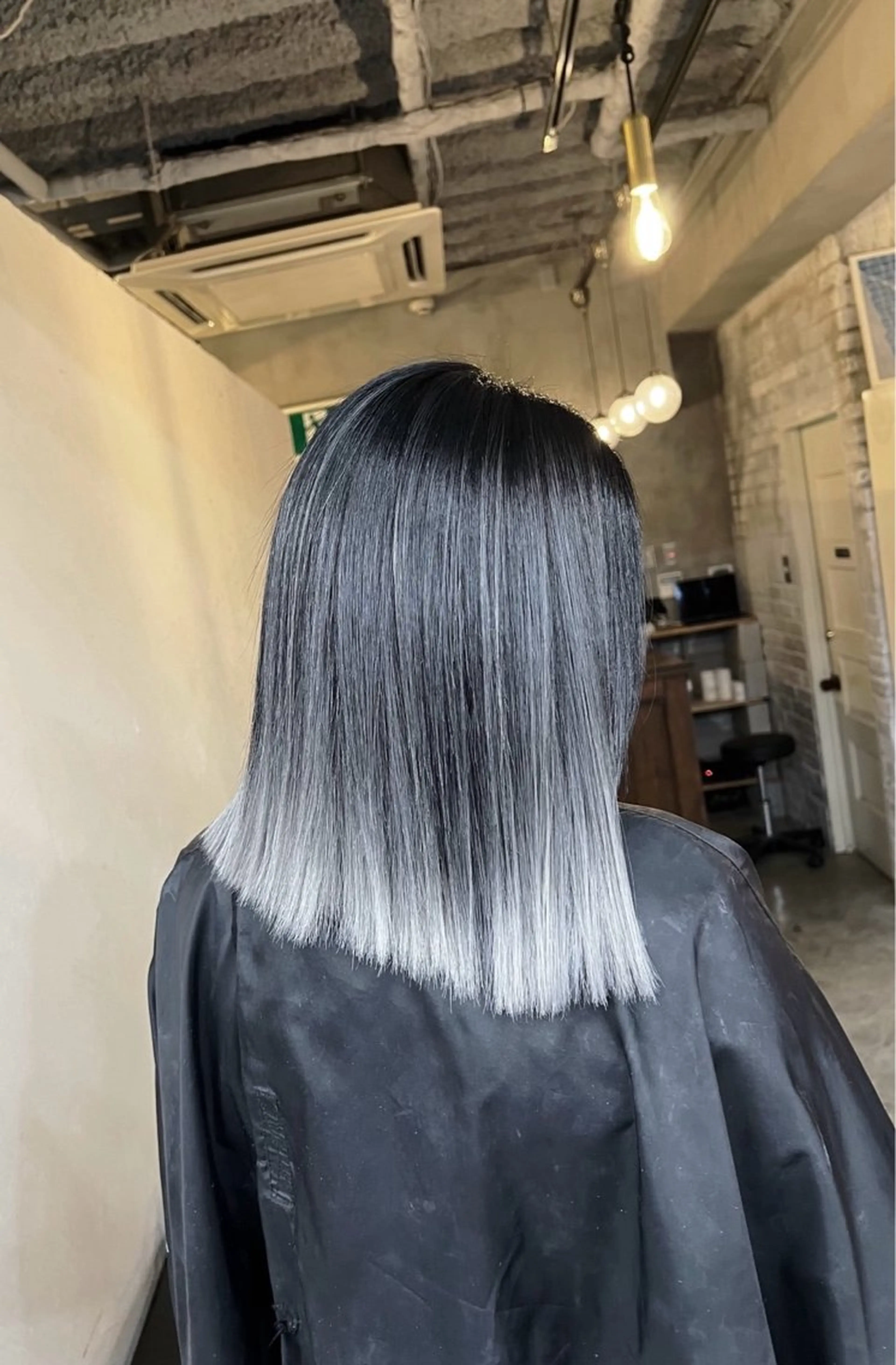 ショート カラー バレイヤージュ シルバー ホワイトシルバー レイヤーカット カット ヘアカラー トリートメント ROBIN所属・指名数No.1 /NAOYAのヘアスタイル