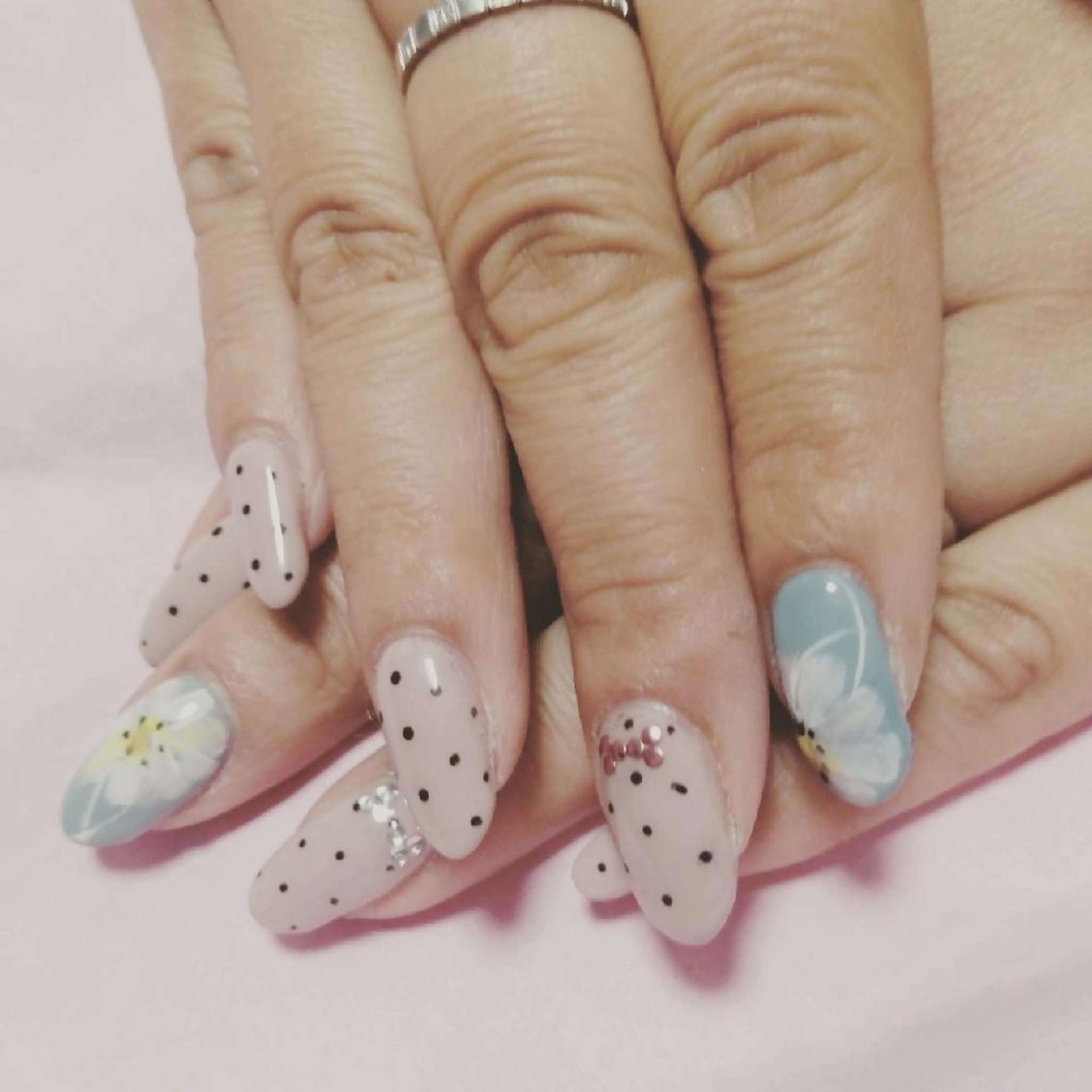 ネイル ドット フラワーネイル ガーリー その他(ネイル) 芦原 嘉子のネイルデザイン