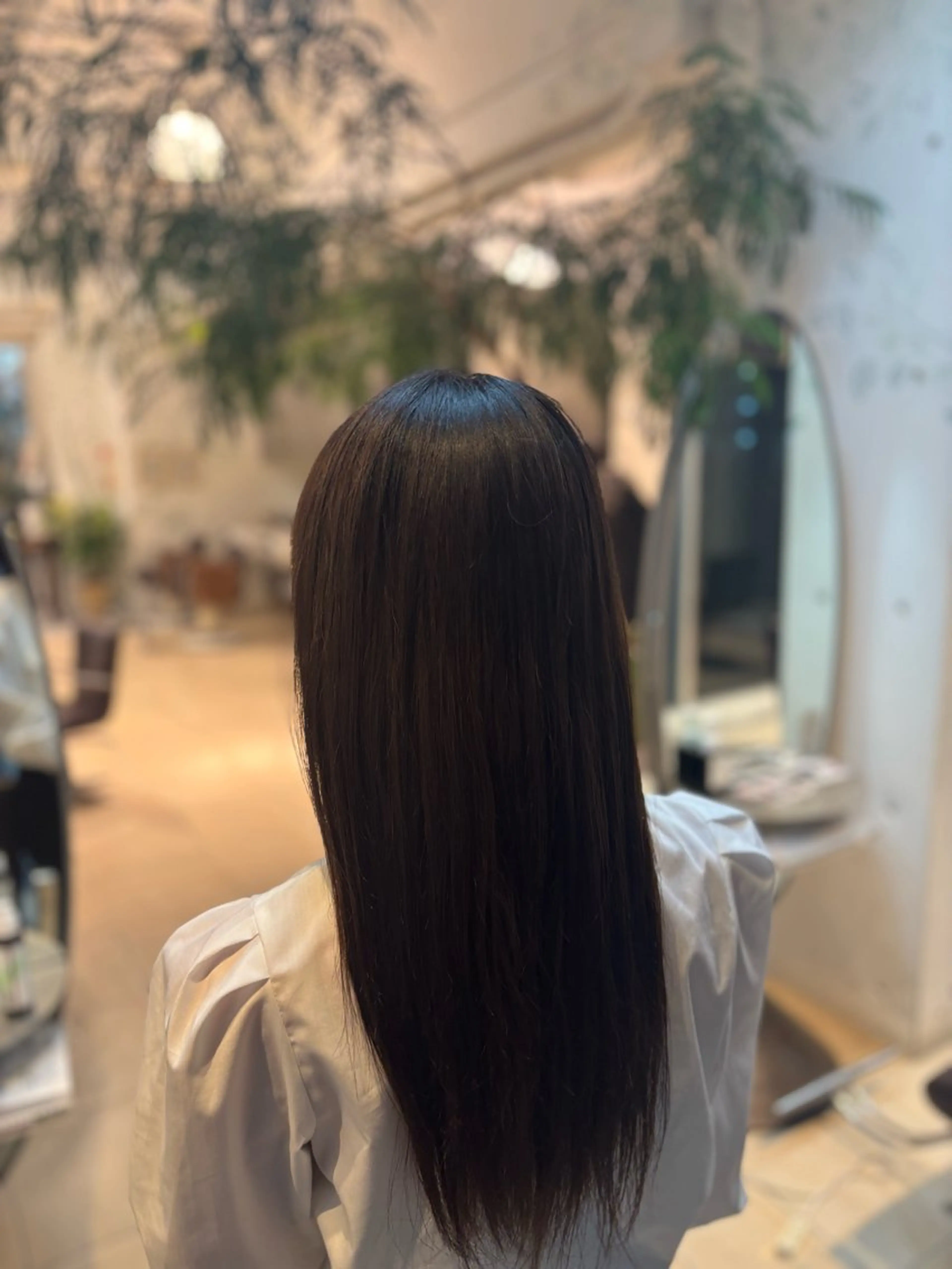 ロング 金 莉世のヘアスタイル