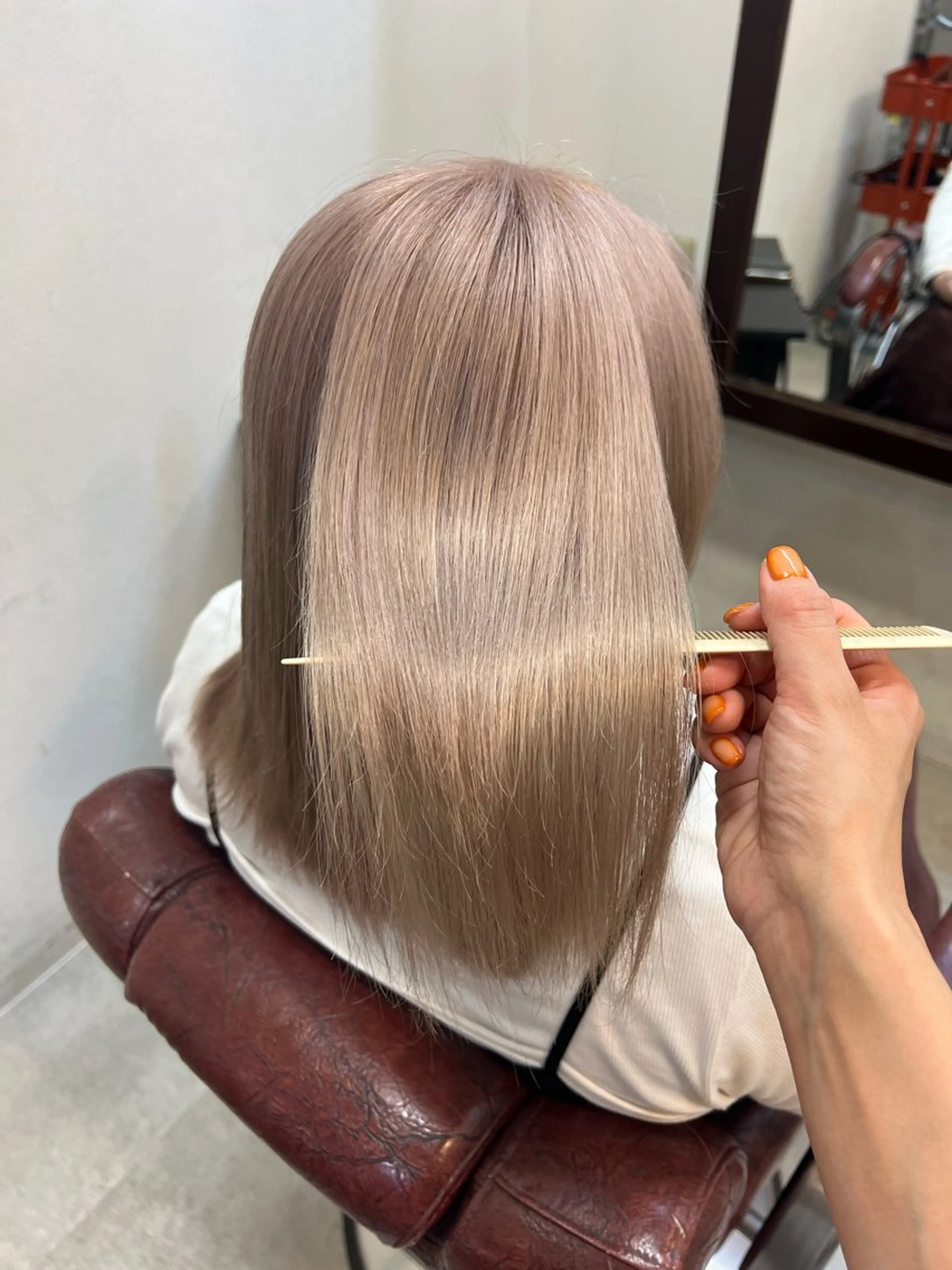 ミディアム 吉岡 なみのヘアスタイル