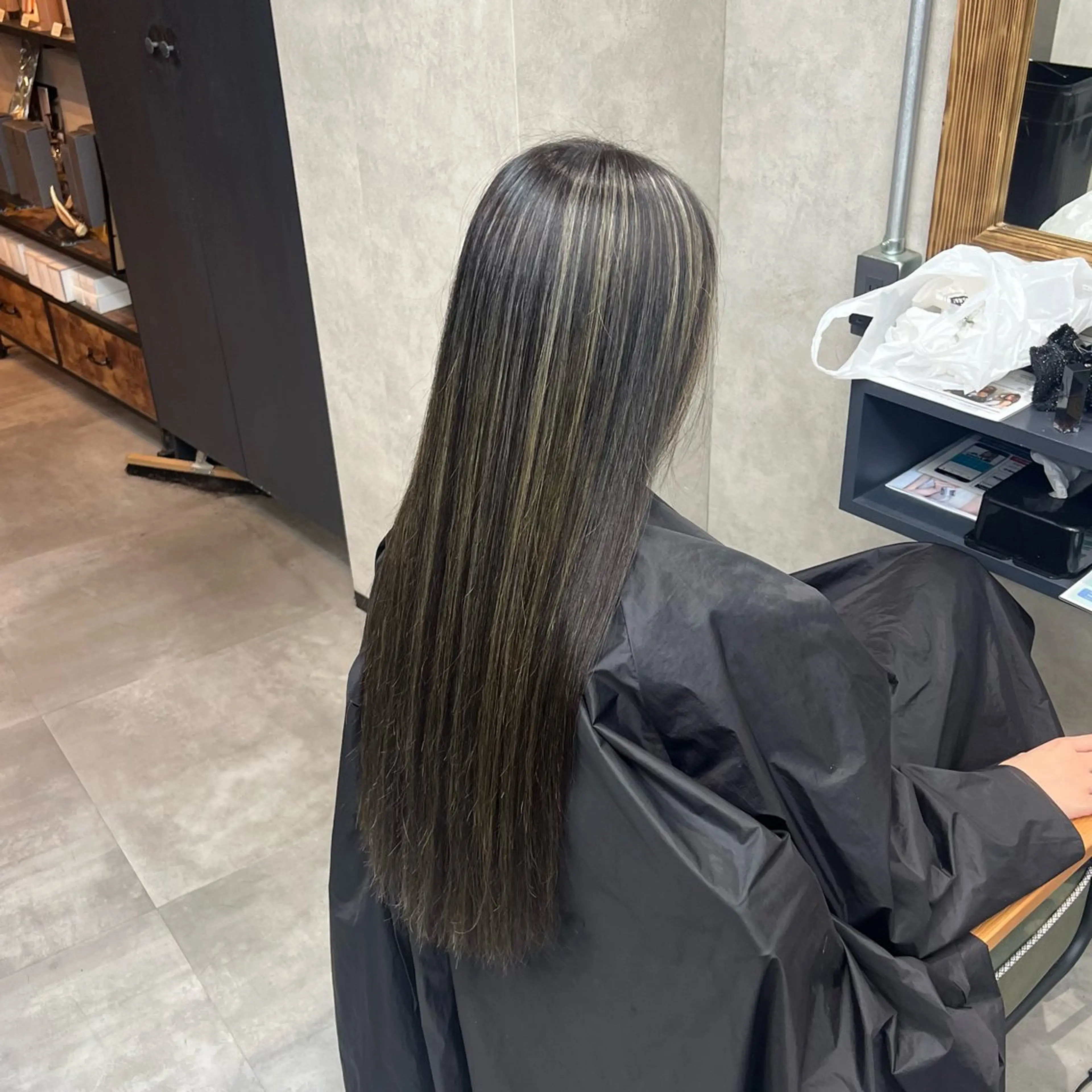 ロング カラー ヘアカラー 渡来 美都のヘアスタイル