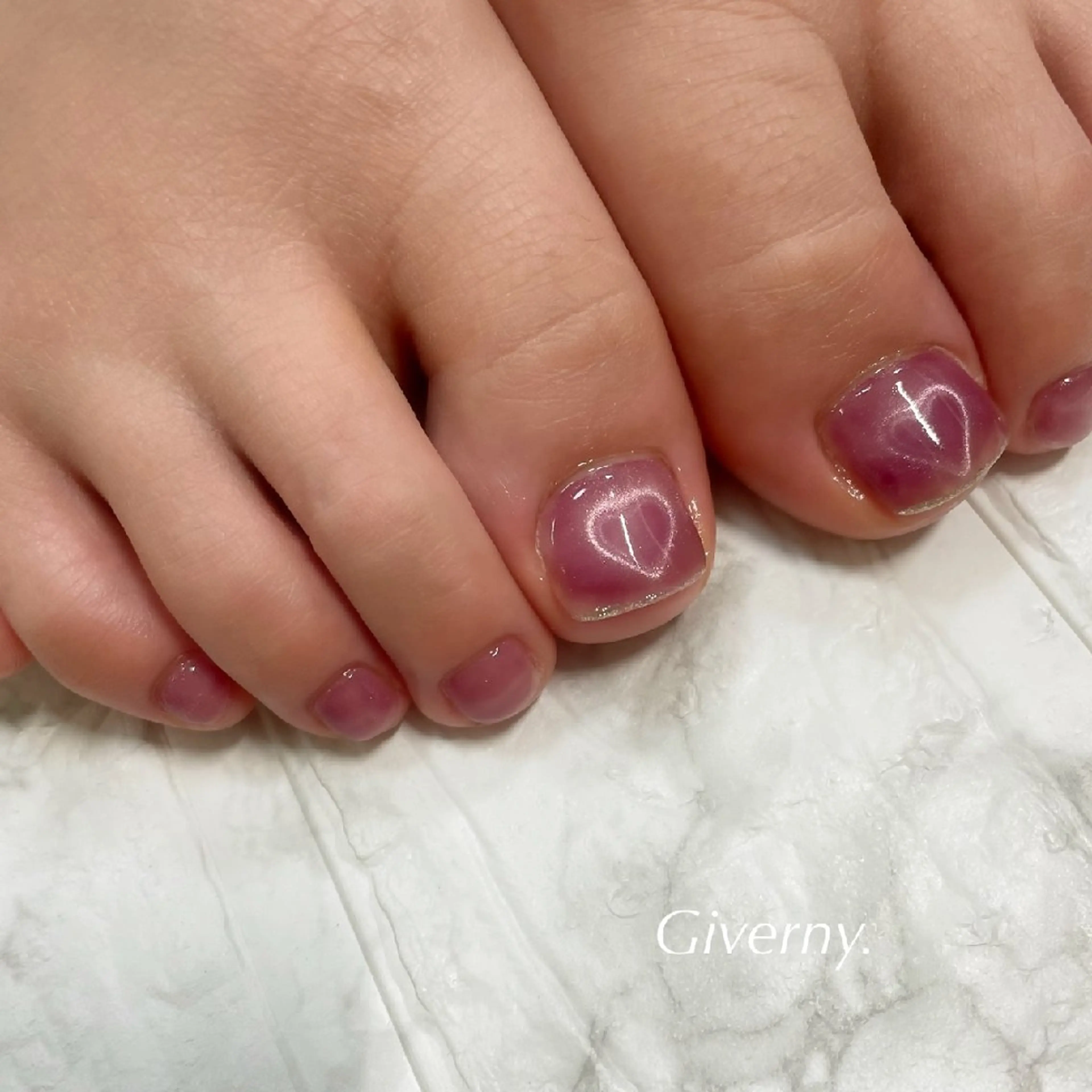 ネイル フットネイル ハート マグネットネイル 夏ネイル フットネイル Giverny .のネイルデザイン