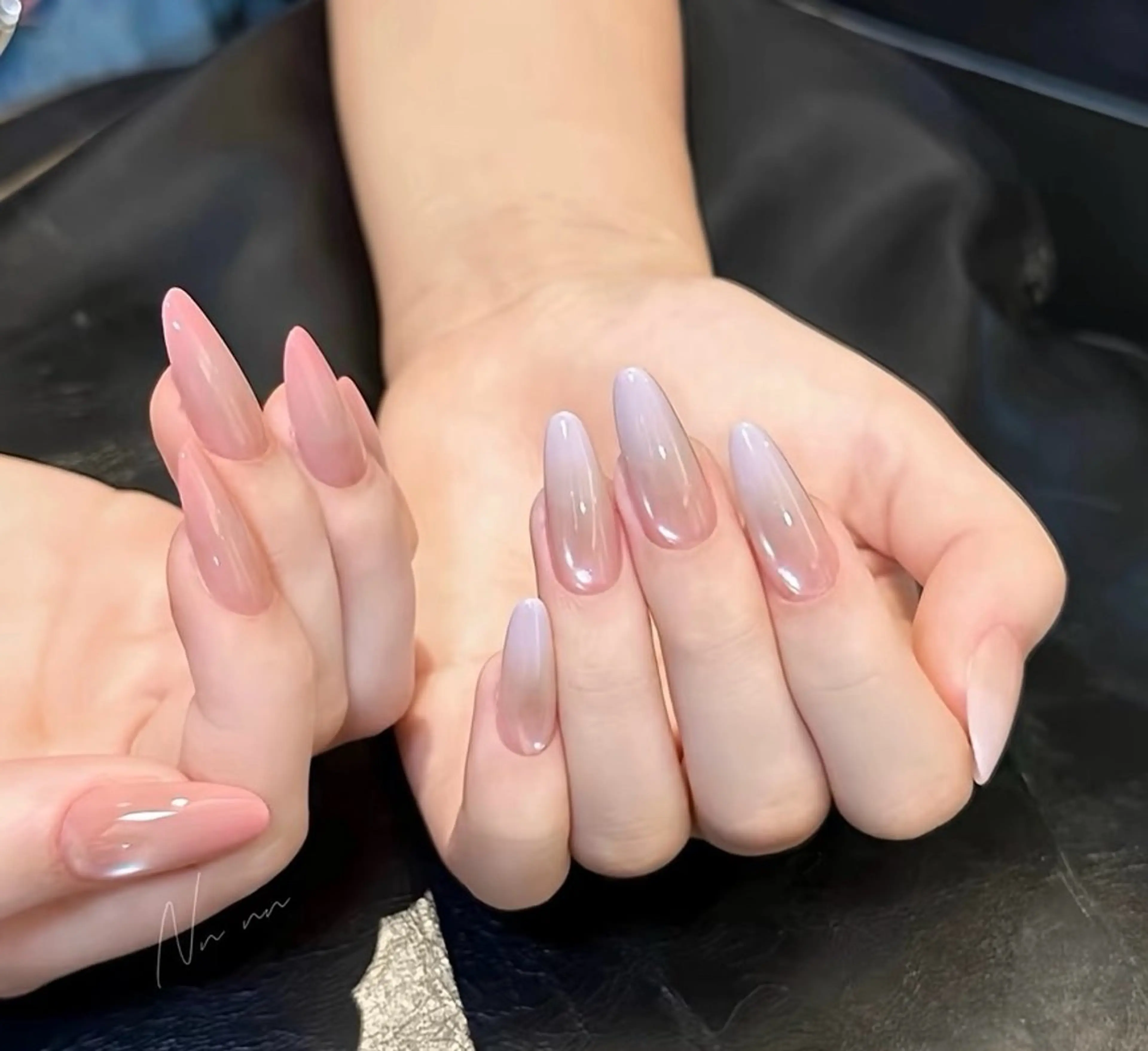 ネイル チークネイル 長さ出し フラワーネイル フレンチネイル ガーリー sun nail池袋 モデル募集のネイルデザイン