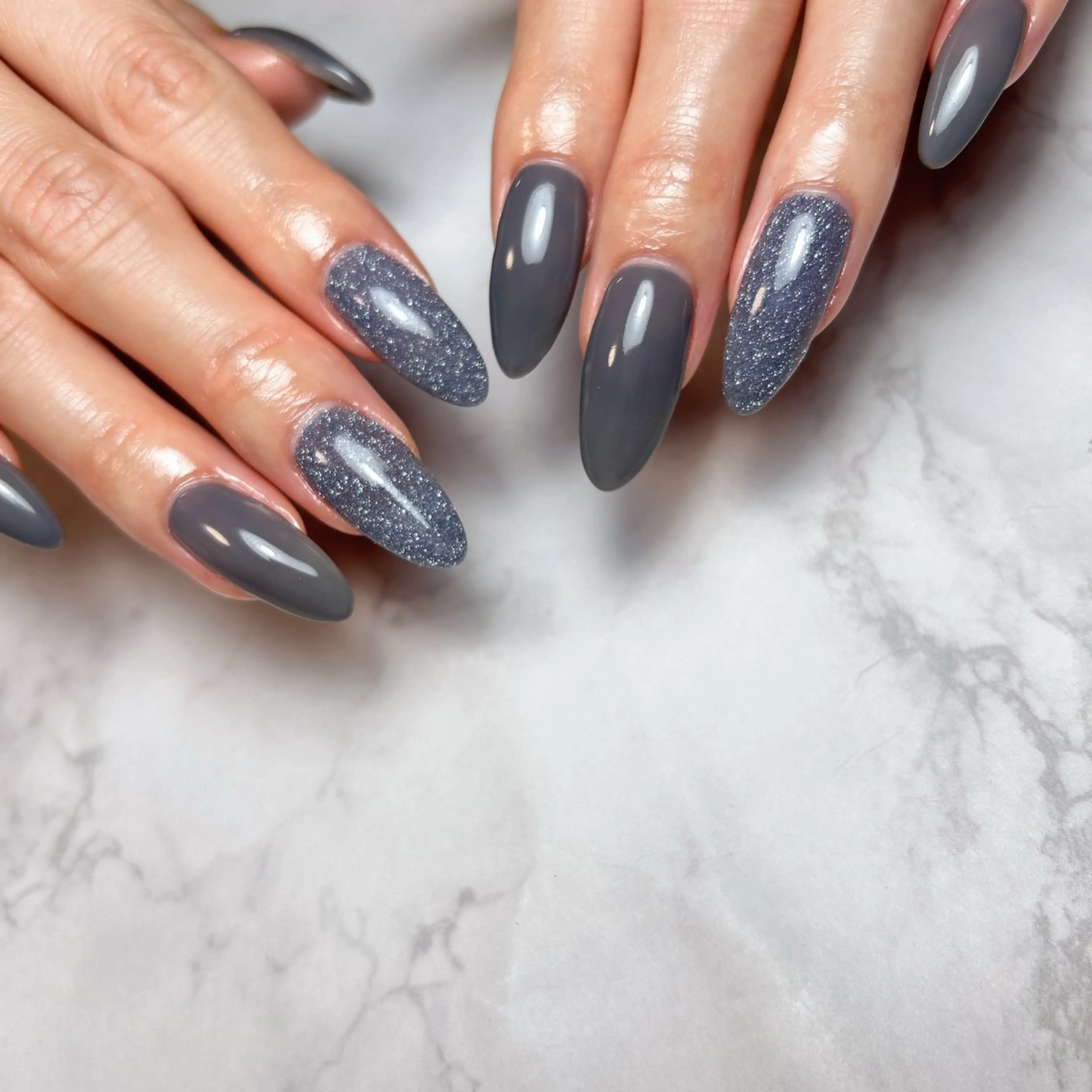 ネイル ワンカラーネイル Li-Fra MIKUのネイルデザイン