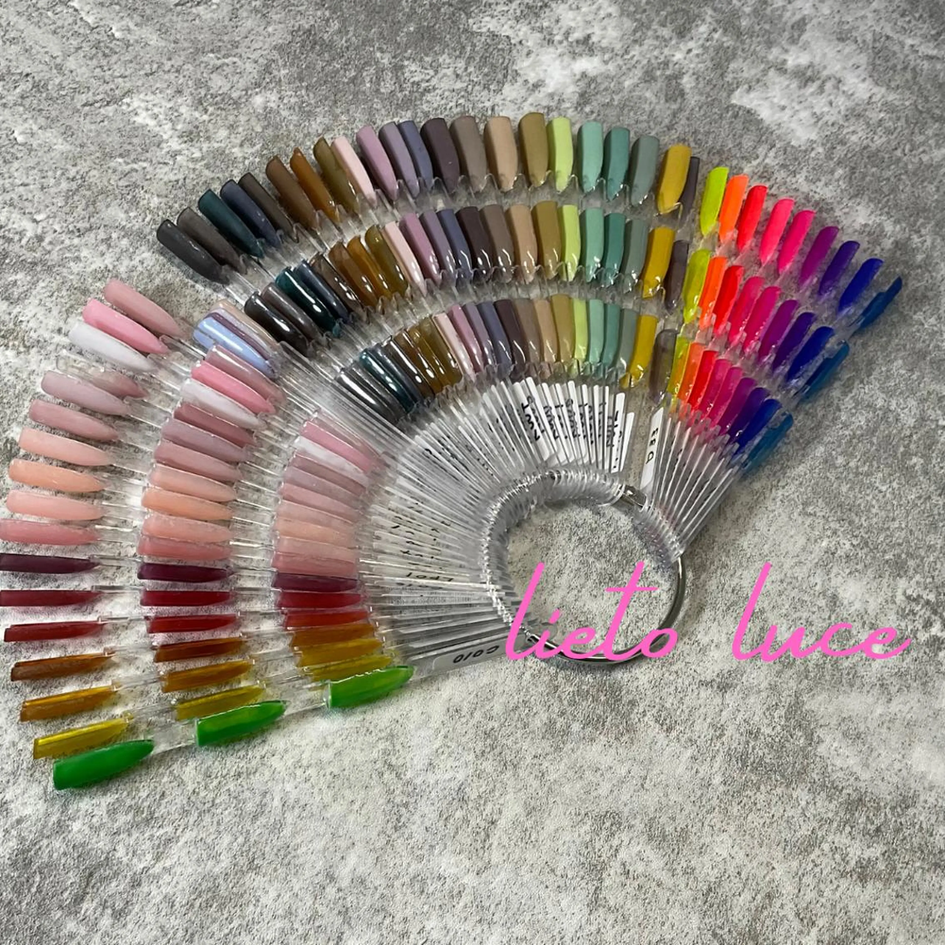 カラー フットネイル lieto luce Yukaのネイルデザイン