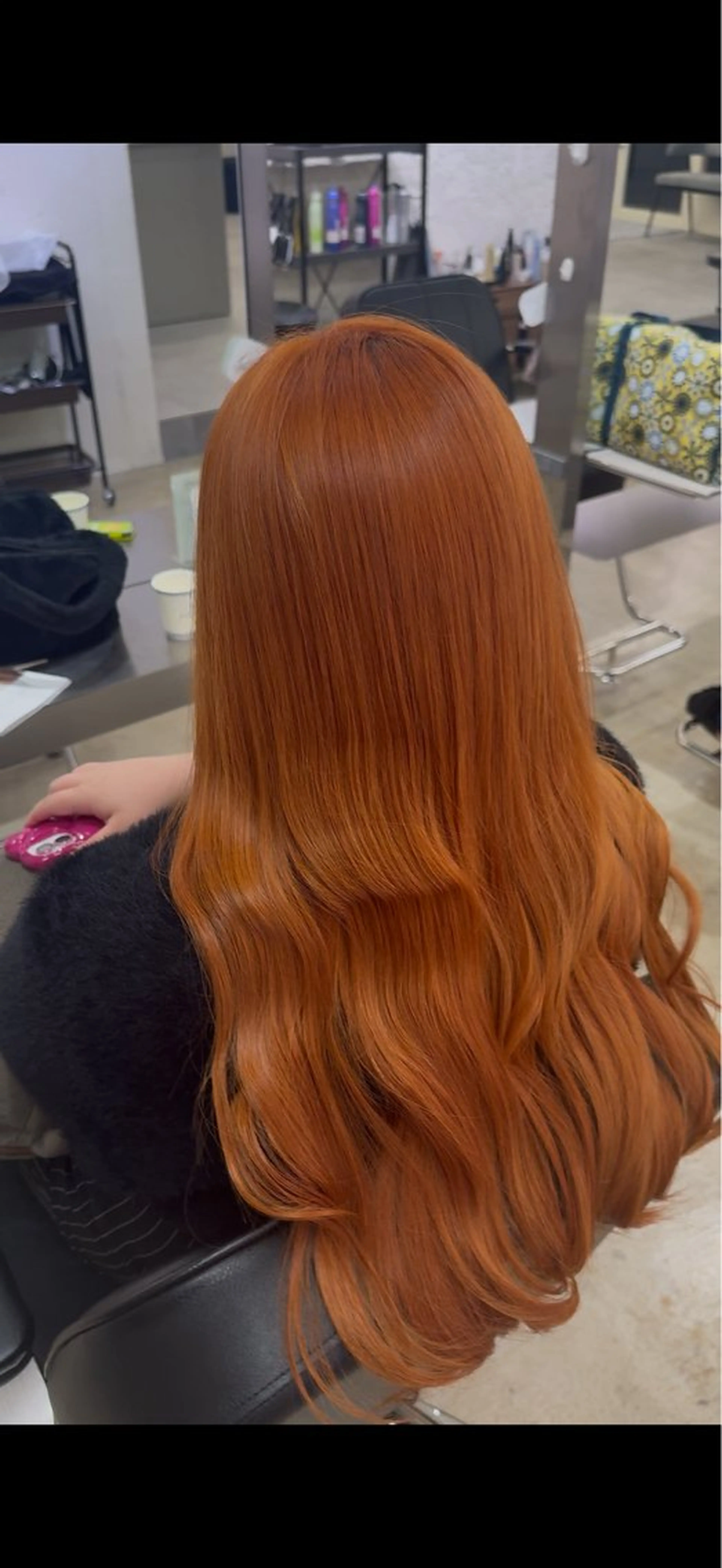 ロング カラー 透明感カラー オレンジ ヘアカラー 吉野 日菜のヘアスタイル