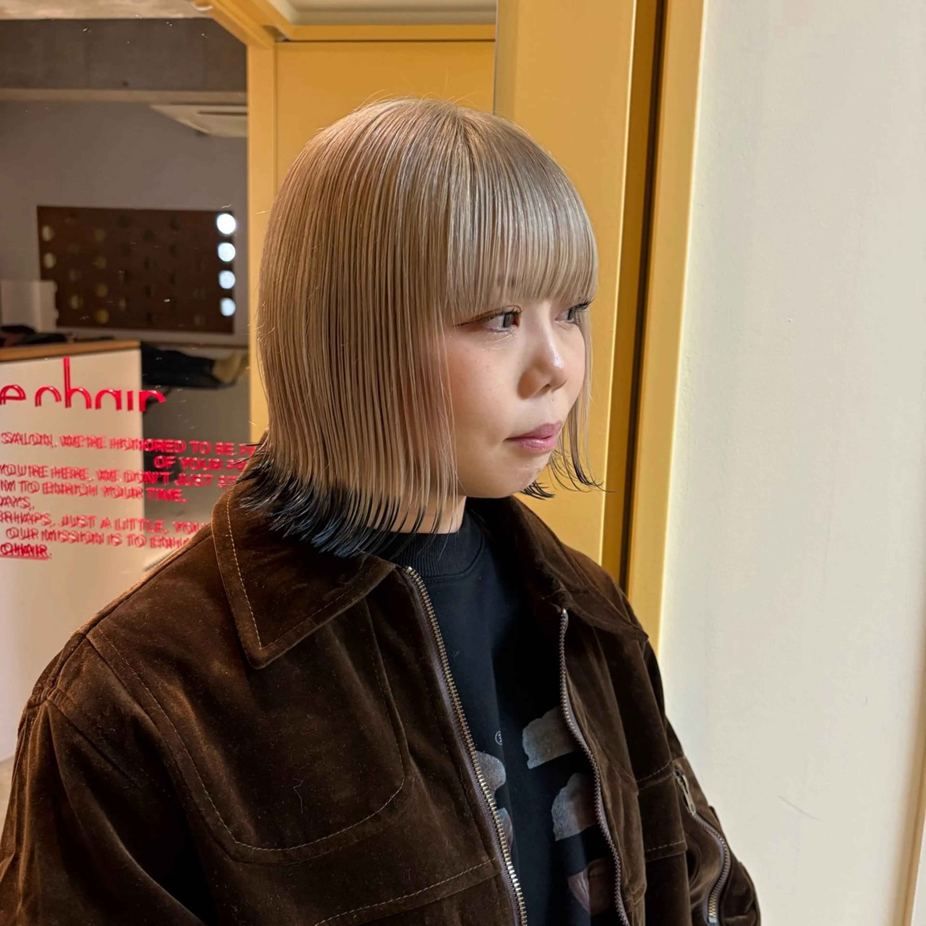 ミディアム カラー 黒髪 ブロンド カット ヘアカラー パーマ トリートメント パ ルのヘアスタイル