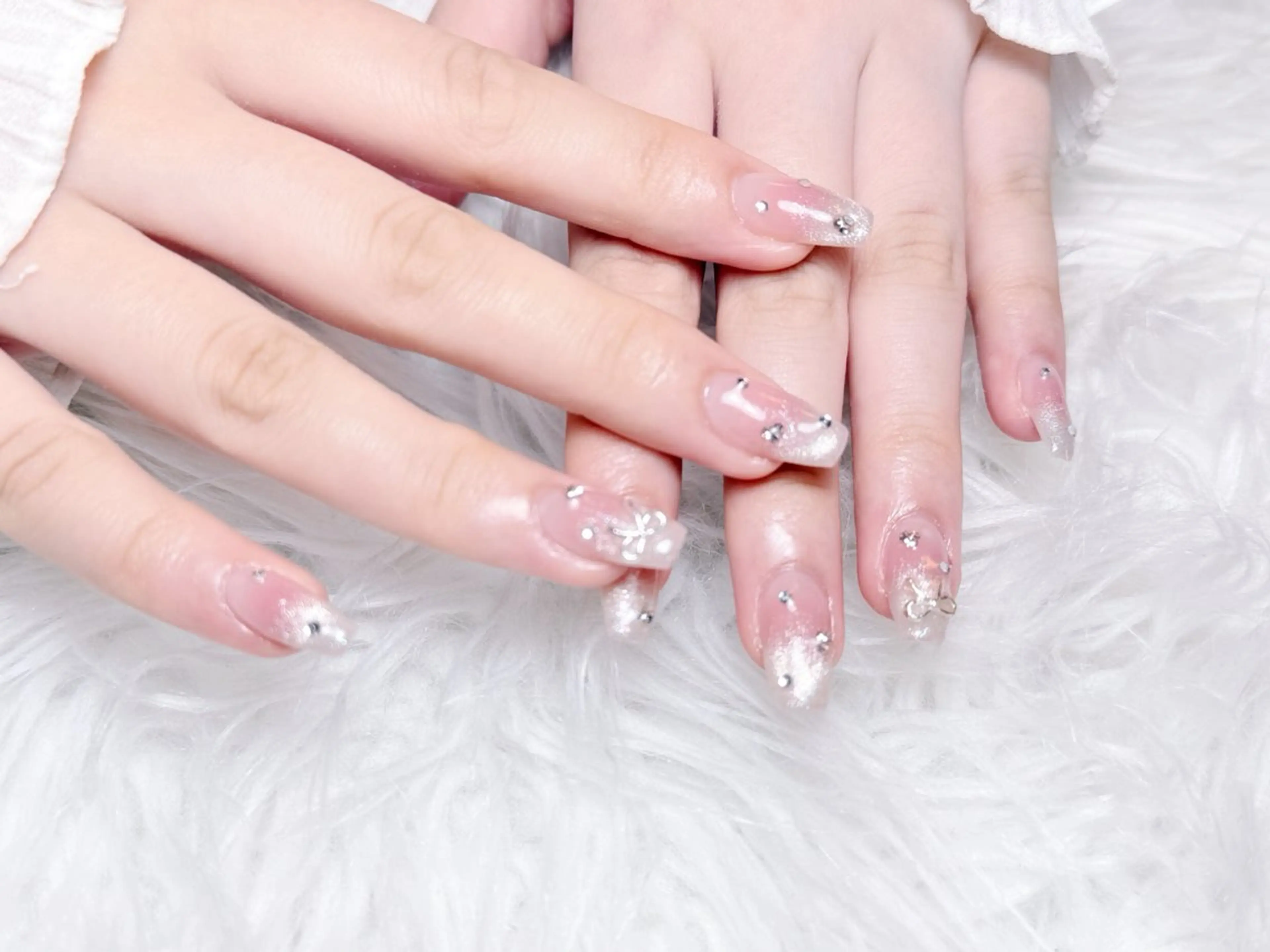 ネイル アートネイル チークネイル 長さ出し フラワーネイル フレンチネイル ハンドネイル ハンドケア NEW NAIL 池袋のネイルデザイン