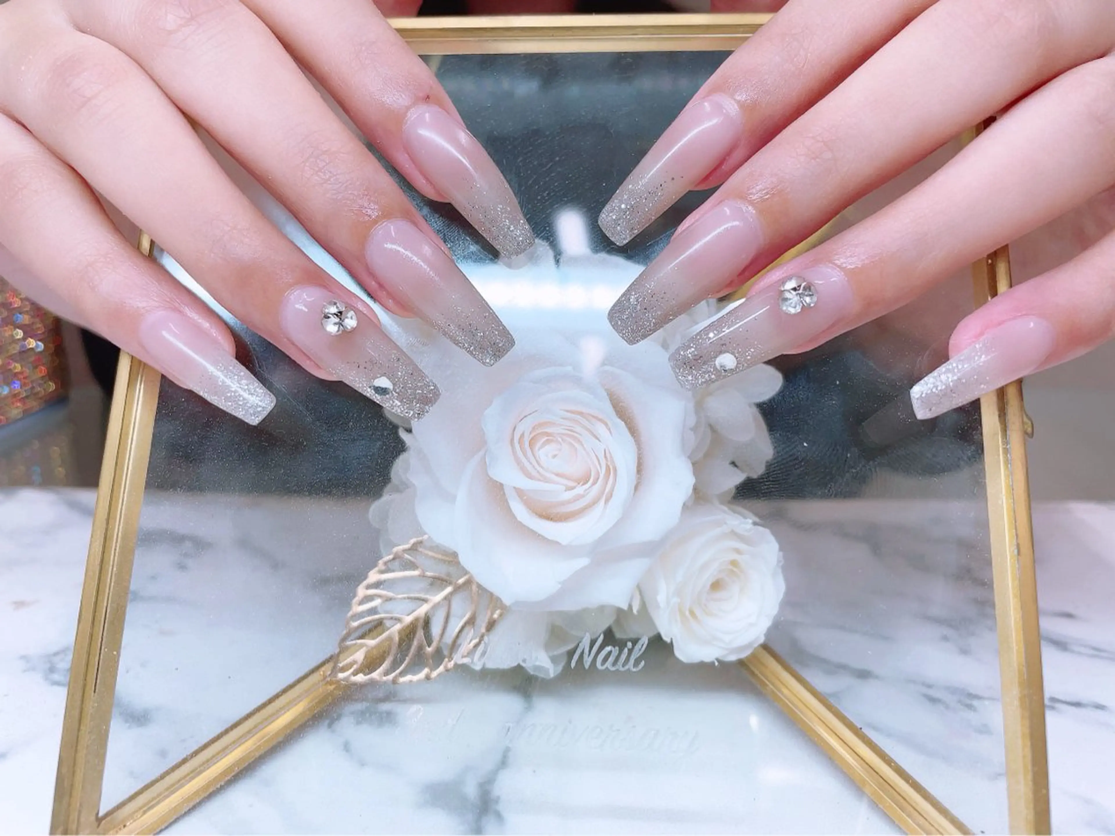 ネイル フラッシュネイル ジェルネイル グラデーション ハードジェル キラキラネイル Lilas Nailのネイルデザイン