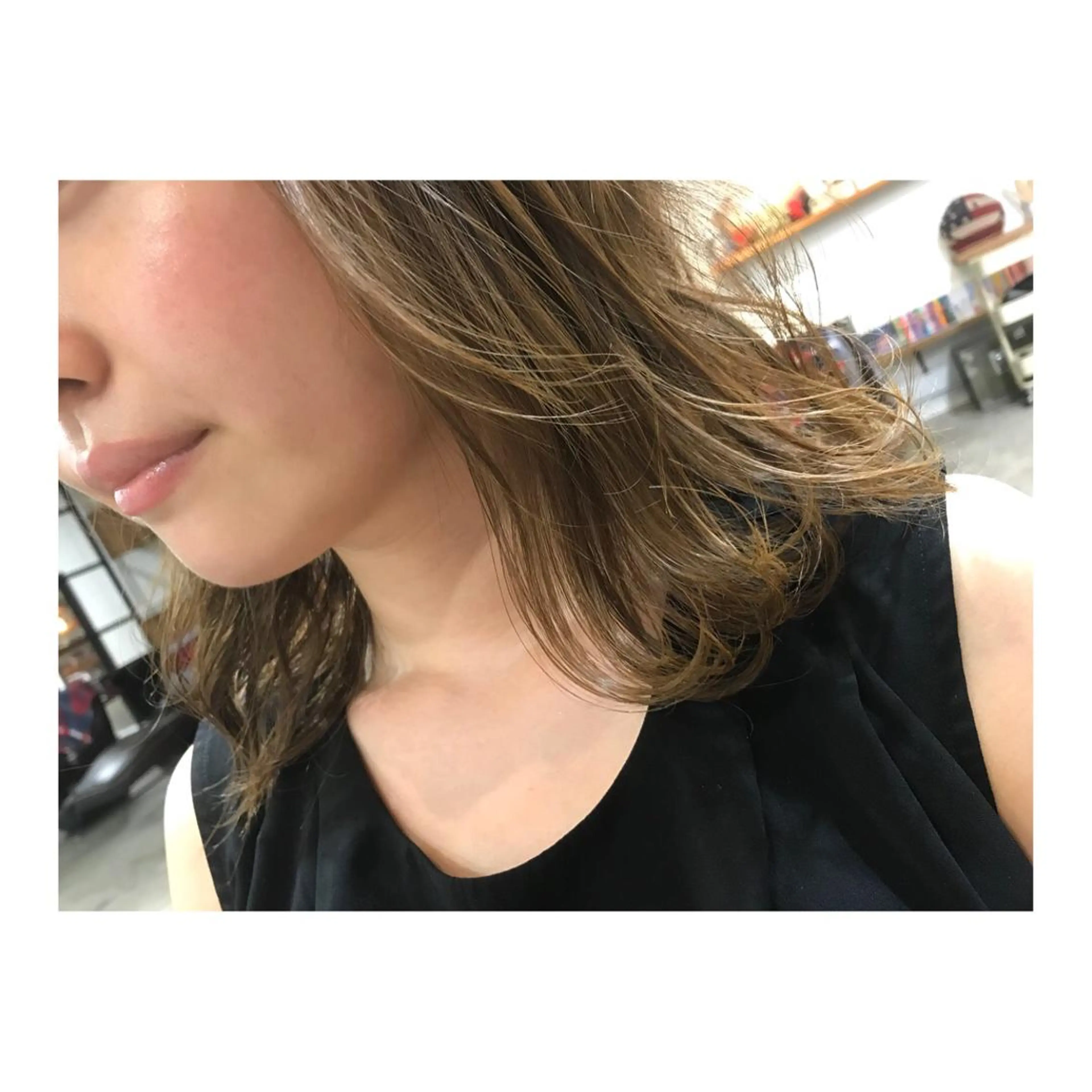 ミディアム カラー アッシュ ベージュカラー ブリーチ 透明感カラー ブリーチなしカラー 竹嶌 健吾のヘアスタイル