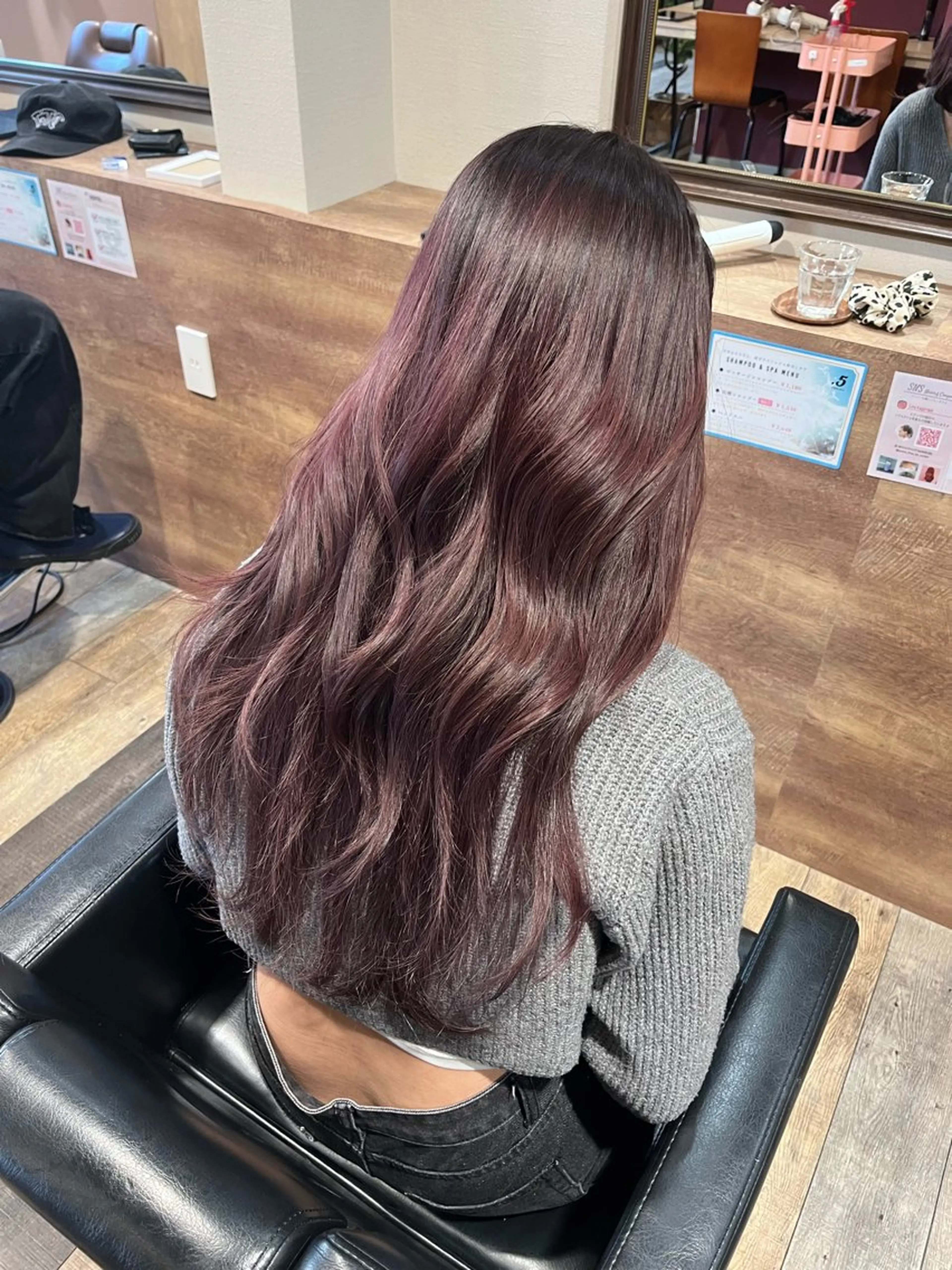 ロング カラー ロングレイヤー レッドカラー レイヤーカット ロング カット 顔まわり/透け感 カラー/青栁優🔆のヘアスタイル