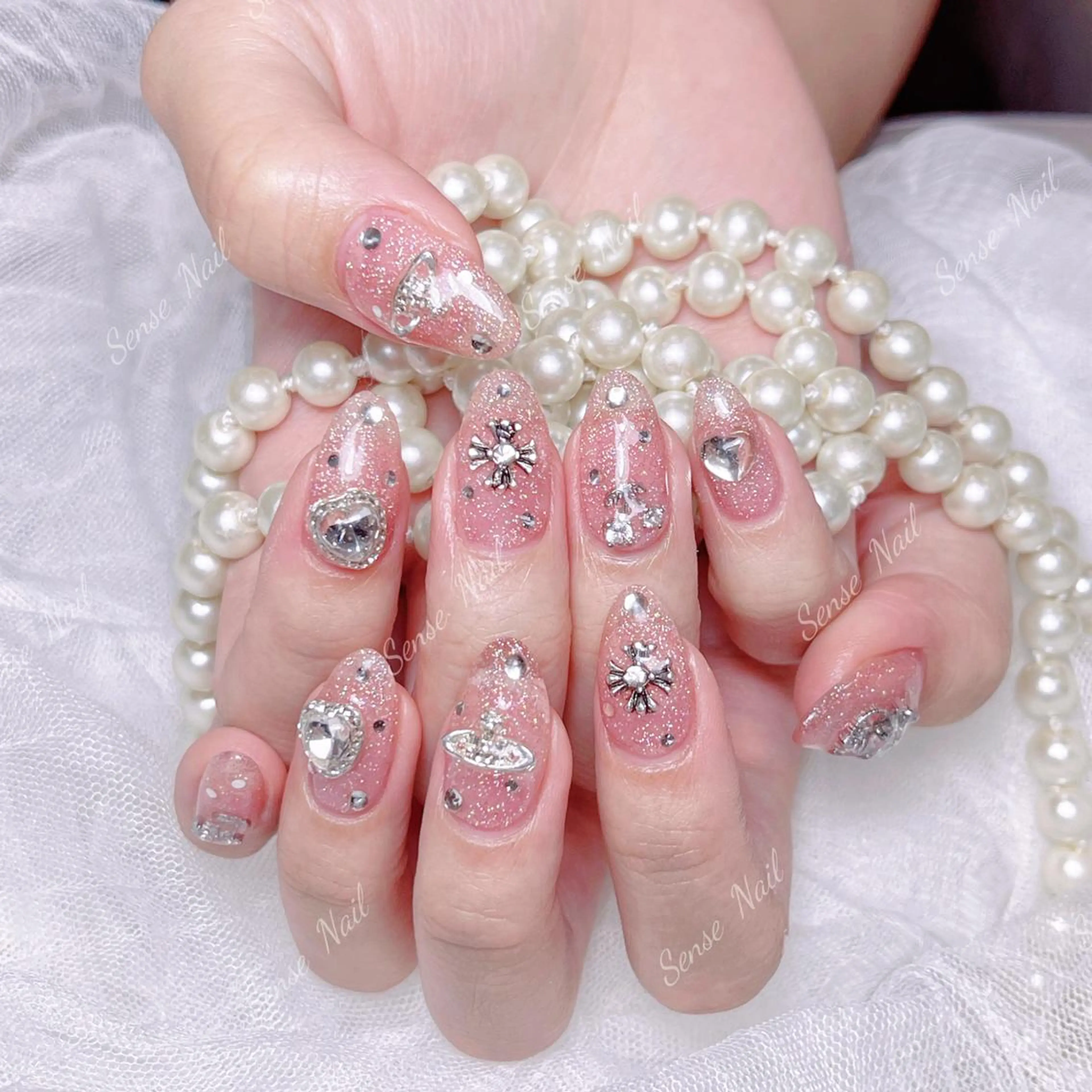 ネイル Queening 🦋のネイルデザイン