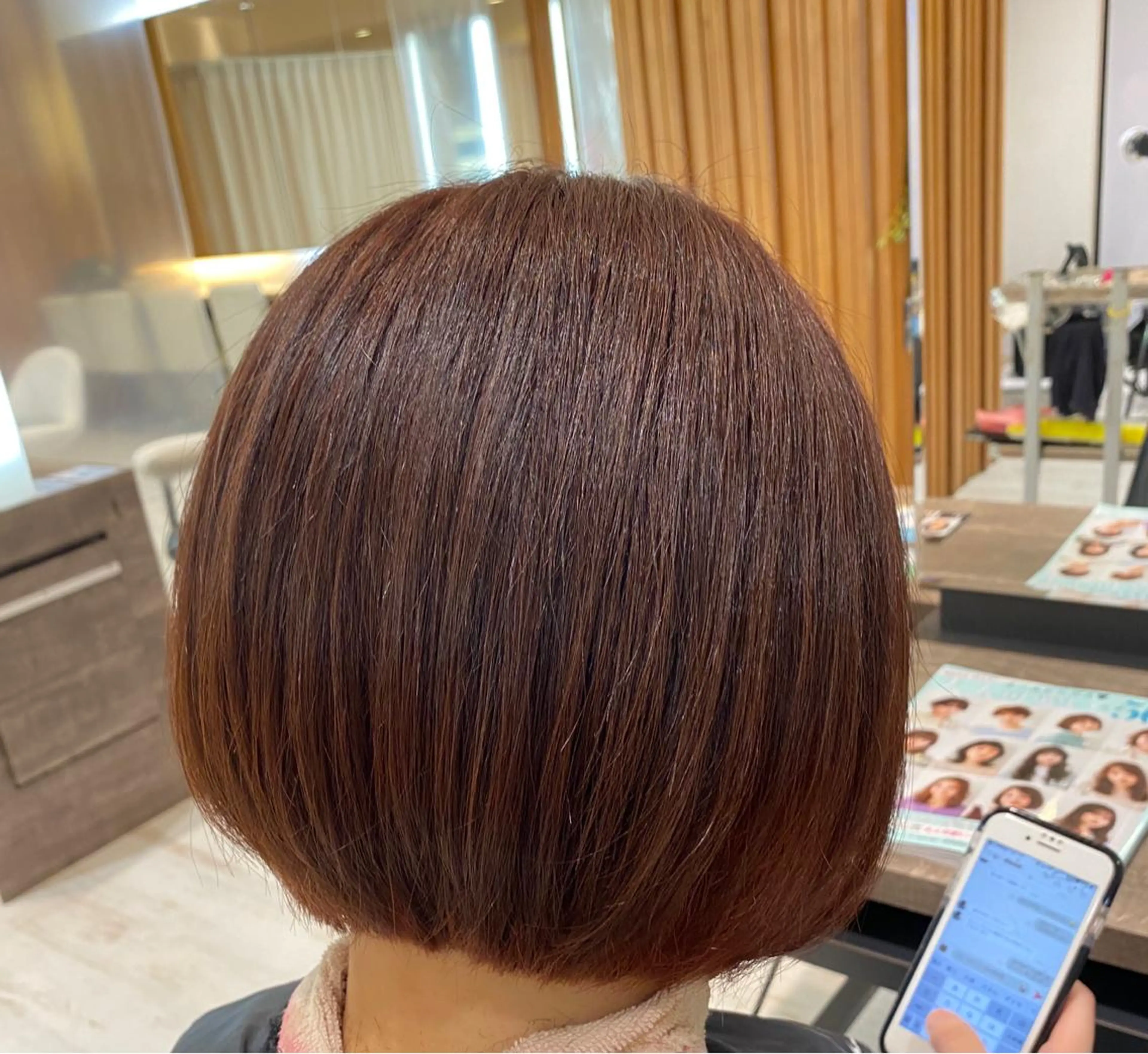 ショート カラー イルミナカラー レッドカラー トリートメント 酸熱トリートメント 小顔レイヤー/ ベージュ🤍Rieのヘアスタイル