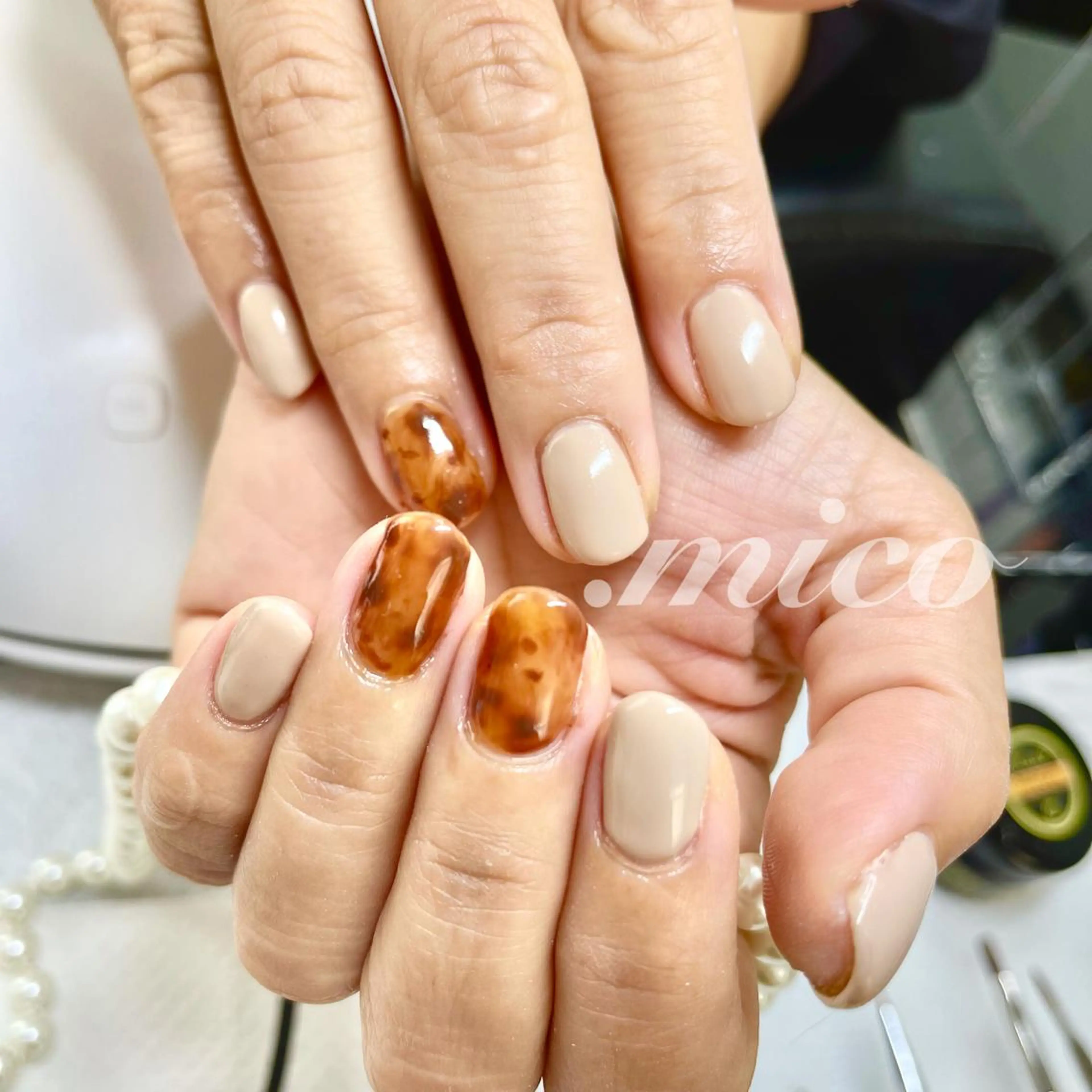 ネイル べっ甲ネイル ジェルネイル オフィスネイル ワンカラーネイル パラジェル 爪の専門店 by.micoのネイルデザイン