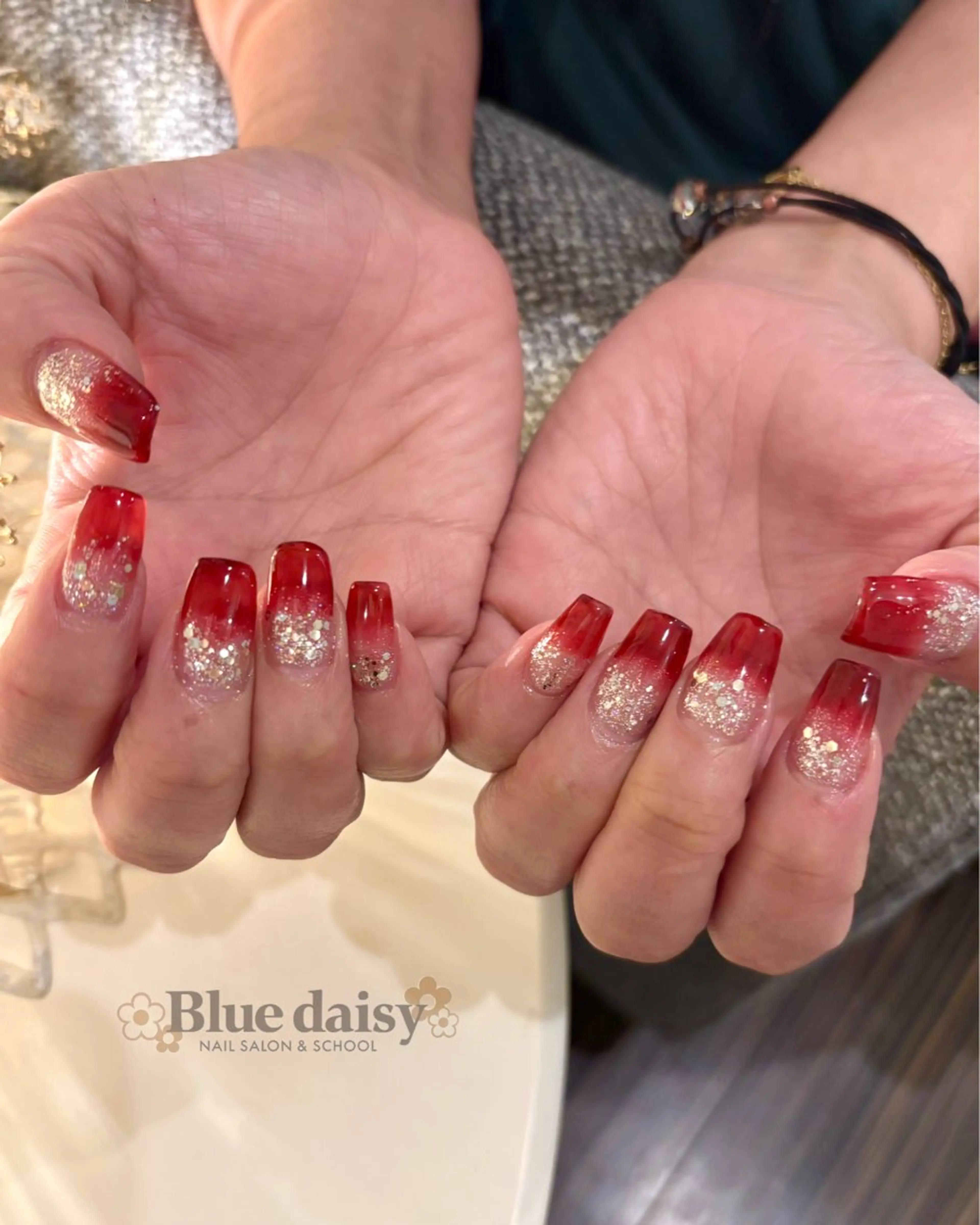 ネイル ボルドー ジェルネイル キラキラネイル マグネットネイル 持ち込み ハンドネイル Blue daisy 栄本店のネイルデザイン