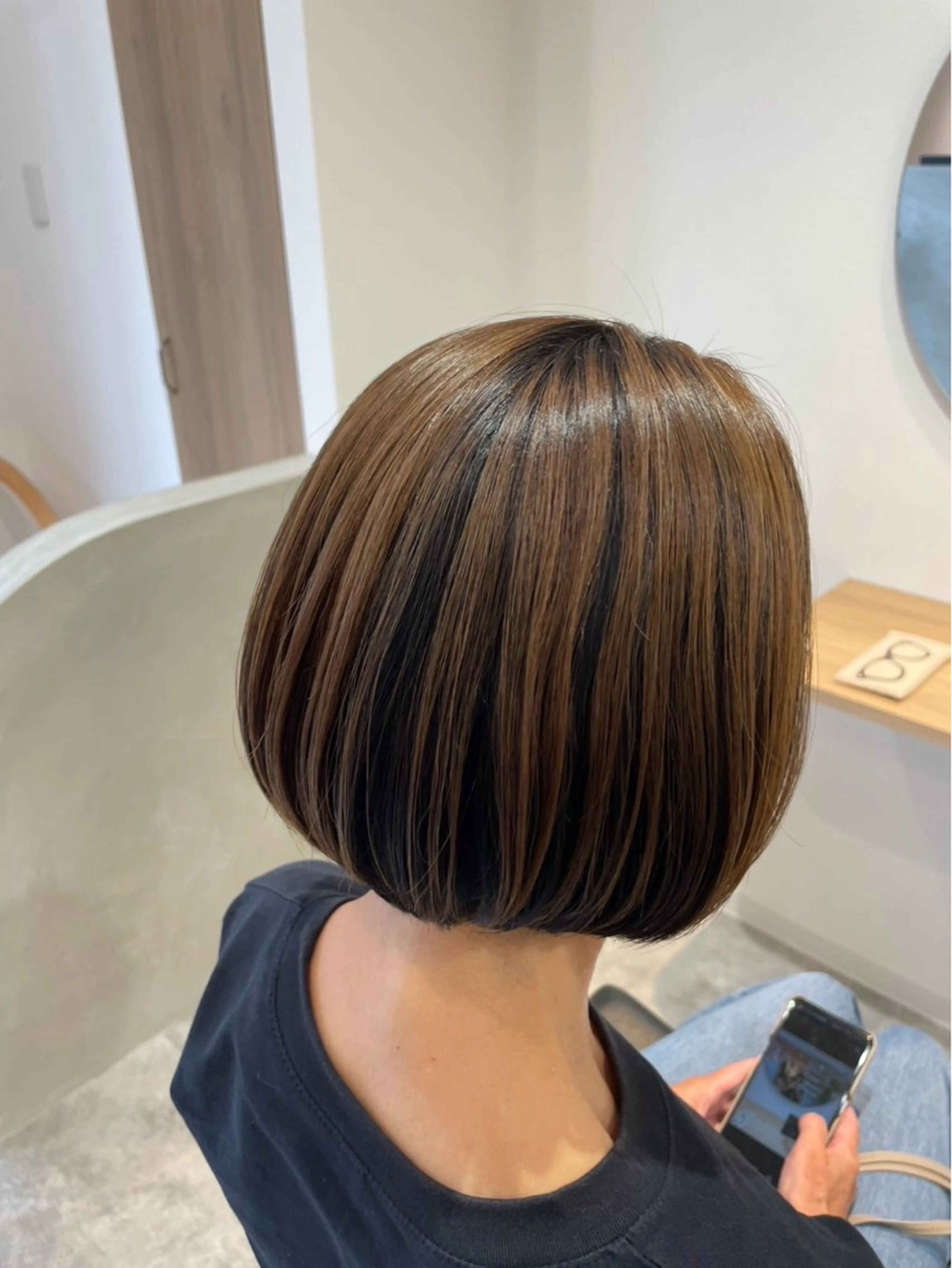 ミディアム ボブ カット ヘアカラー 白岩 良子のヘアスタイル
