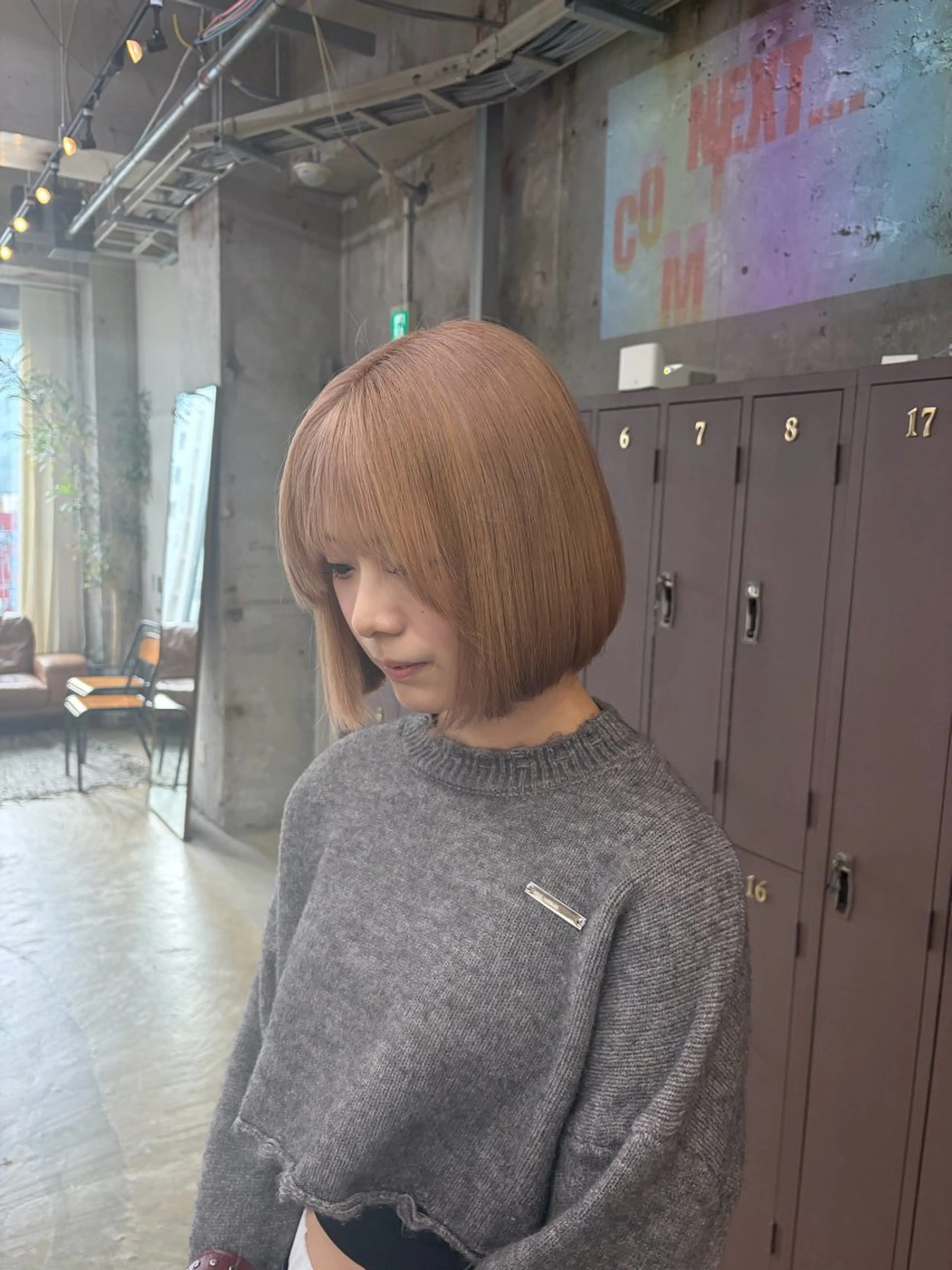 ミディアム カット ヘアカラー トリートメント 鈴木瑛里／ブロンド ベージュ／男女のヘアスタイル