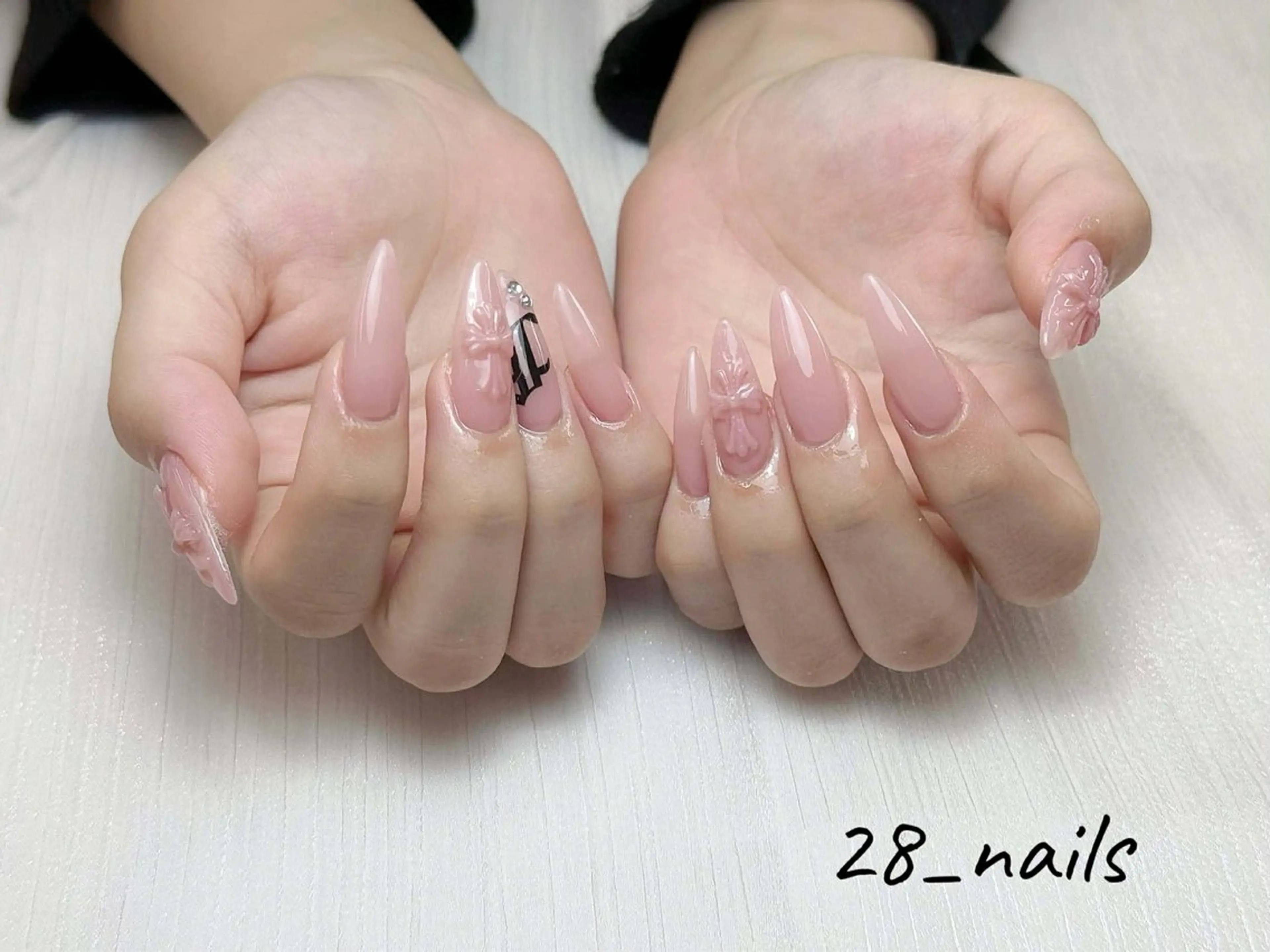 ロング ハンドネイル トゥー フエンのネイルデザイン