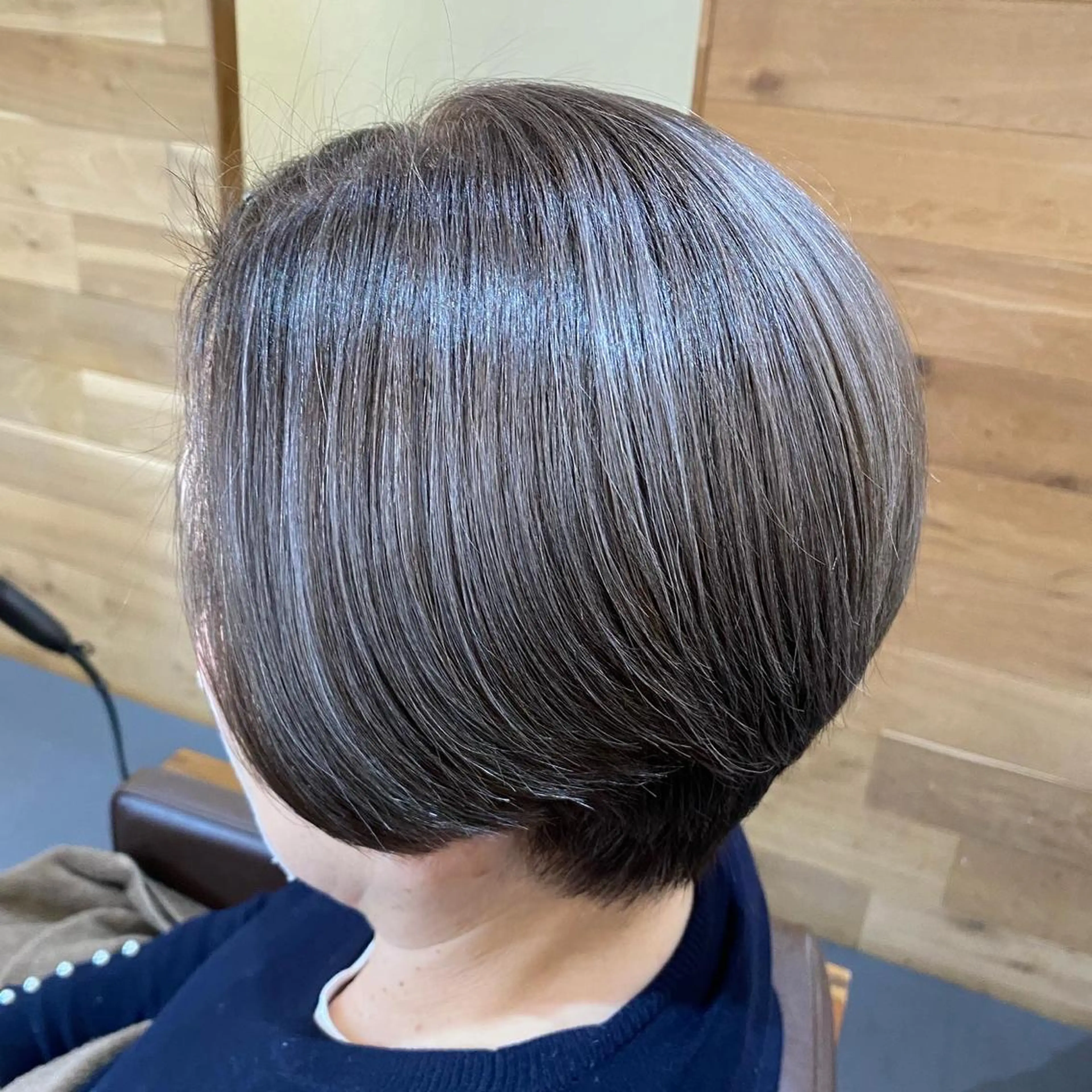 ショート カラー ハラ ルイスのヘアスタイル