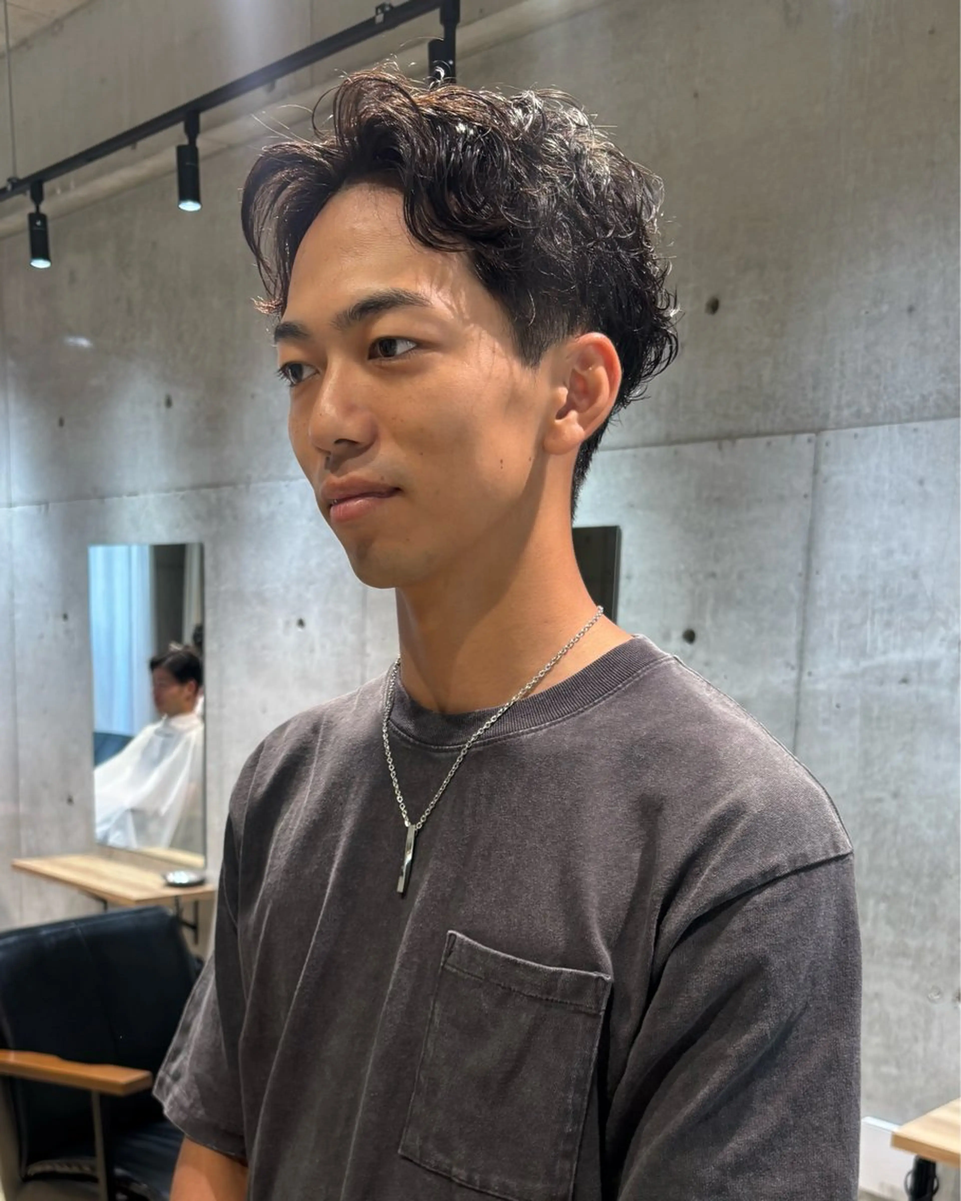 メンズ カット パーマ ｍｏｍｏ/ ハイトーン/ベージュのヘアスタイル