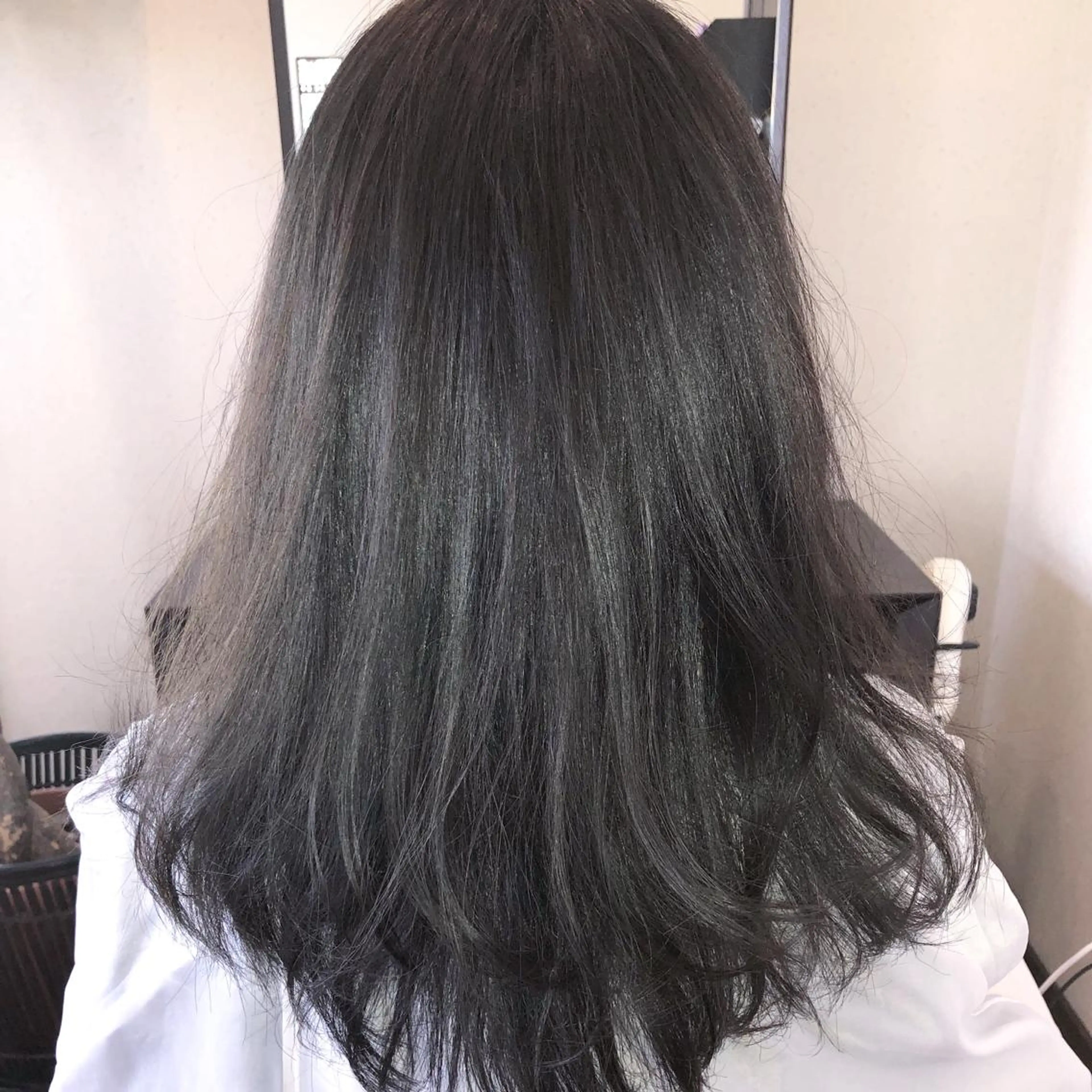 セミロング カラー ブルーカラー ブルージュ 【DECIDE L.A.W】氏原　将のヘアスタイル