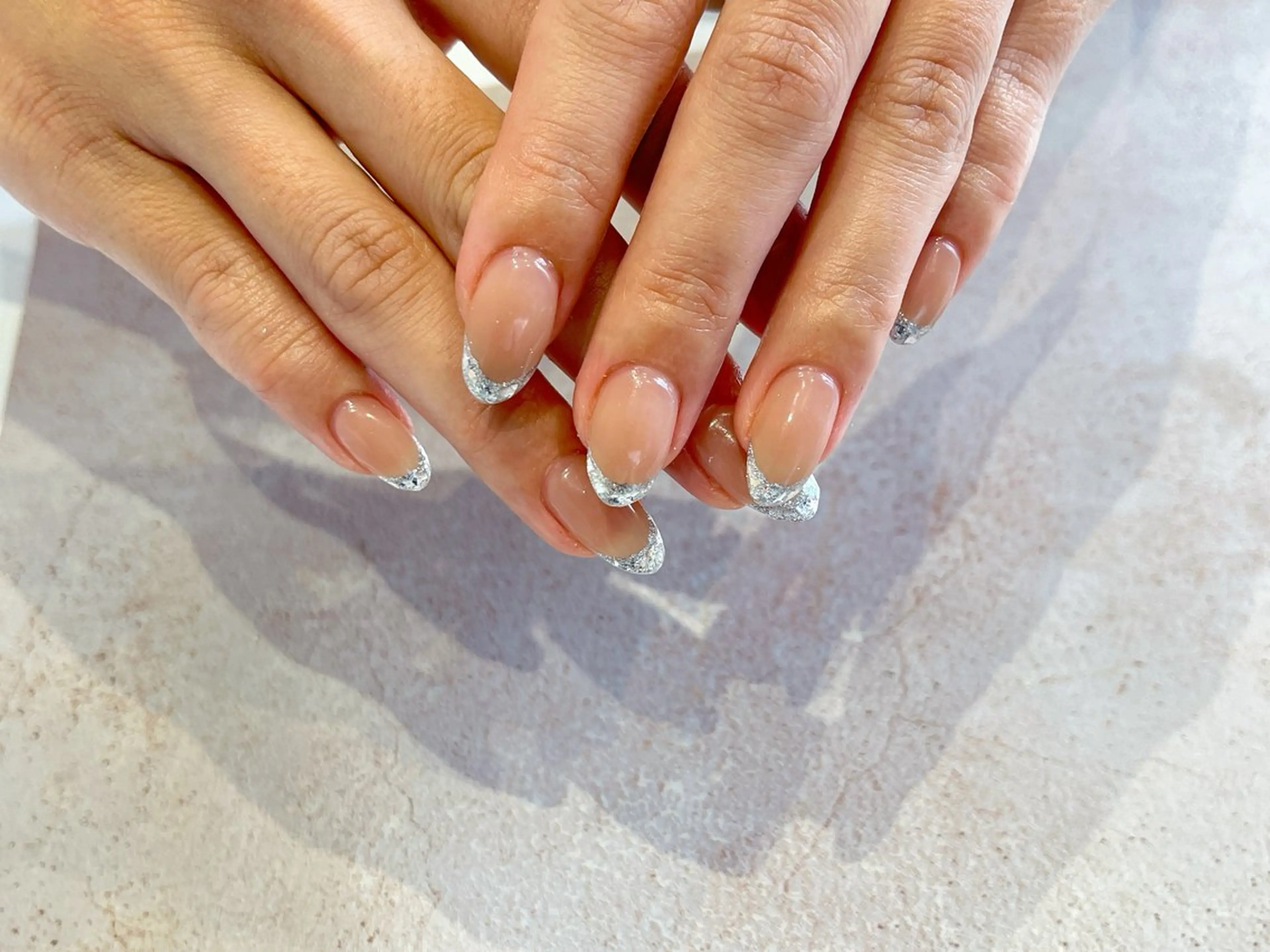 ネイル フラッシュネイル フレンチネイル ジェルネイル ガラスフレンチ マグネットネイル ハンドネイル emNail所属・em Nailのネイルデザイン