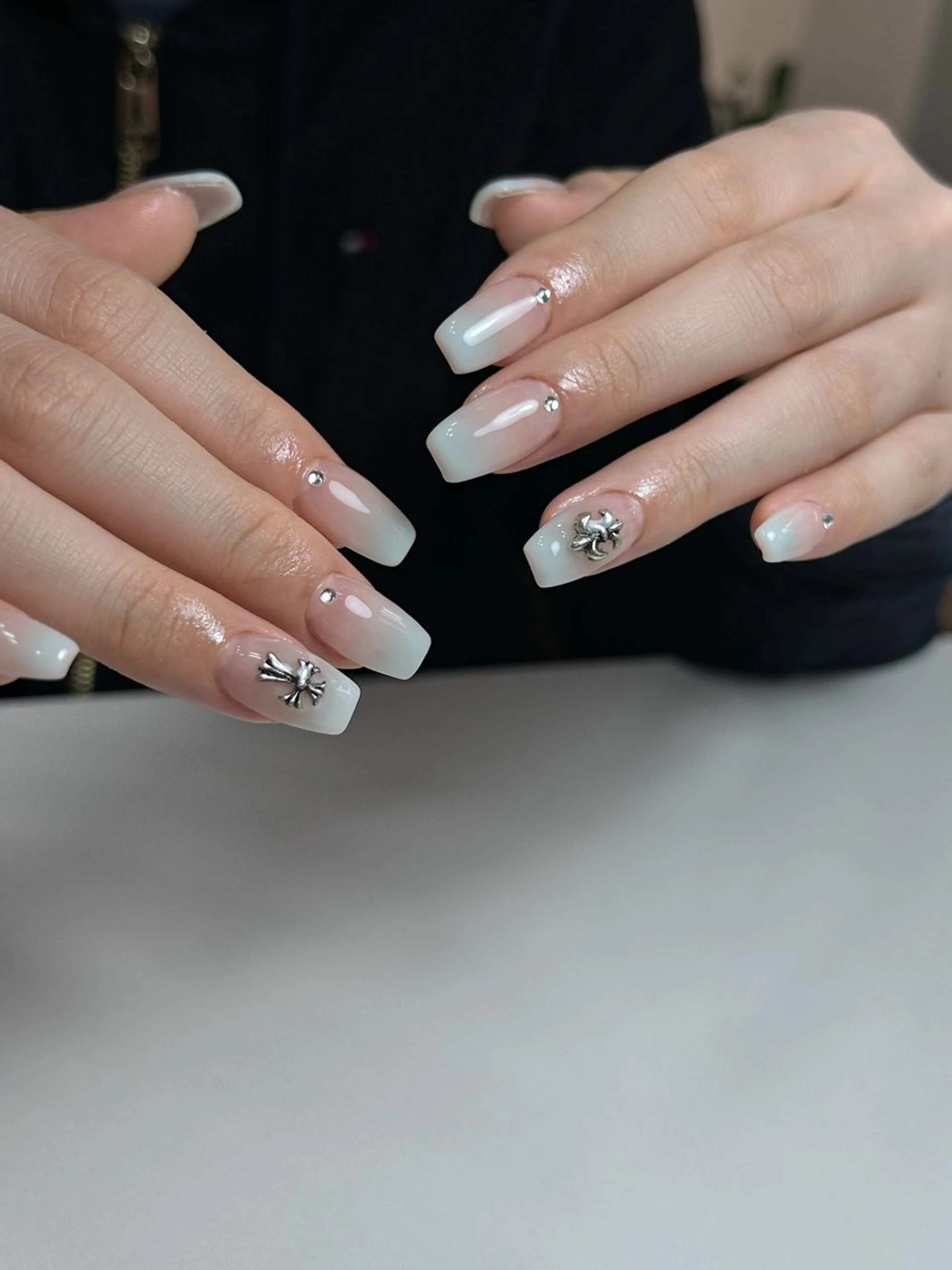 ネイル maison dari (ﾒｿﾞﾝ   ﾀﾞﾘ )所属・高橋 ユカのネイルデザイン