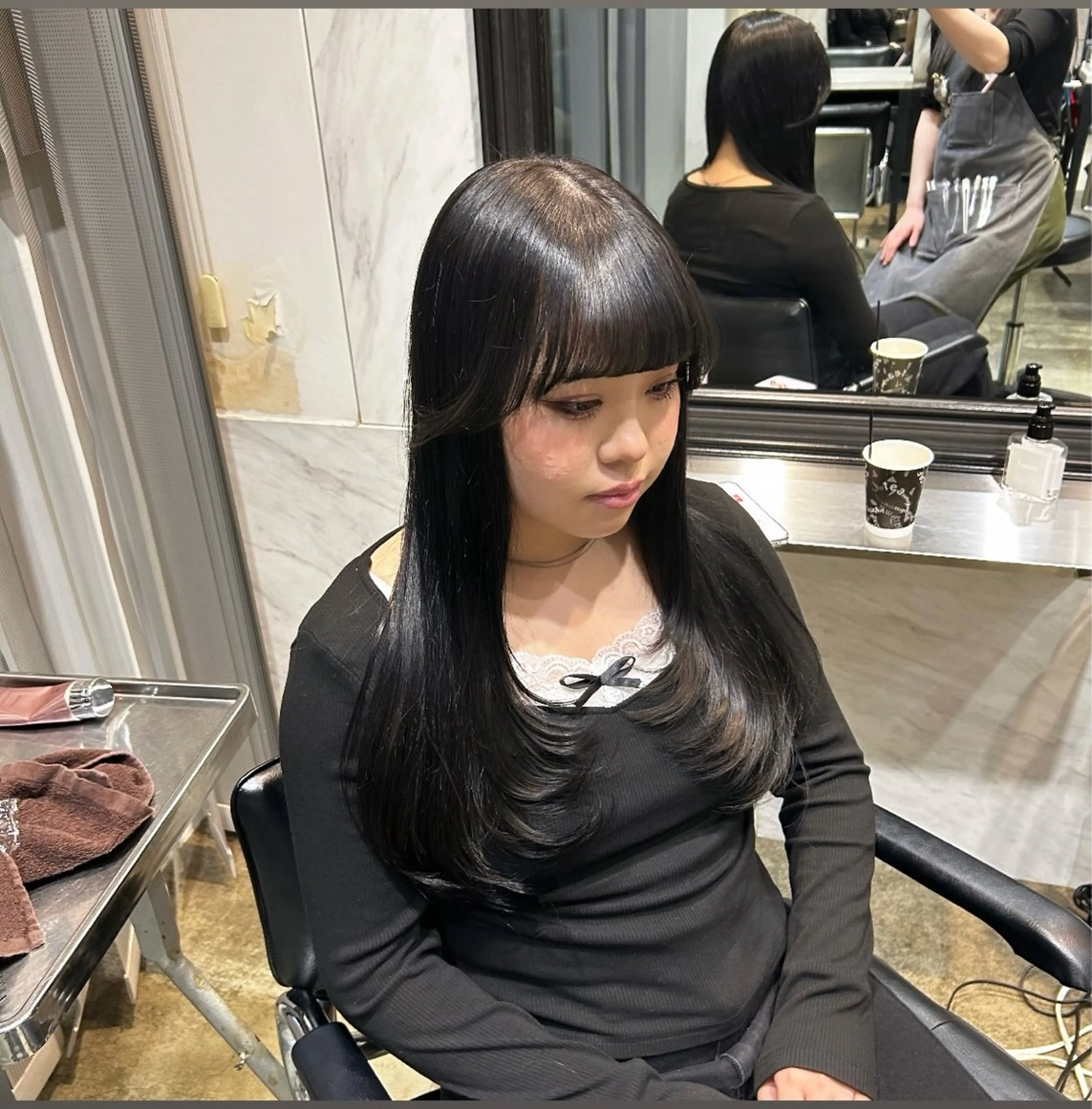 ロング カラー 黒髪 レイヤーカット もてぎさやか👩🏻 🪄巻ける縮毛矯正のヘアスタイル