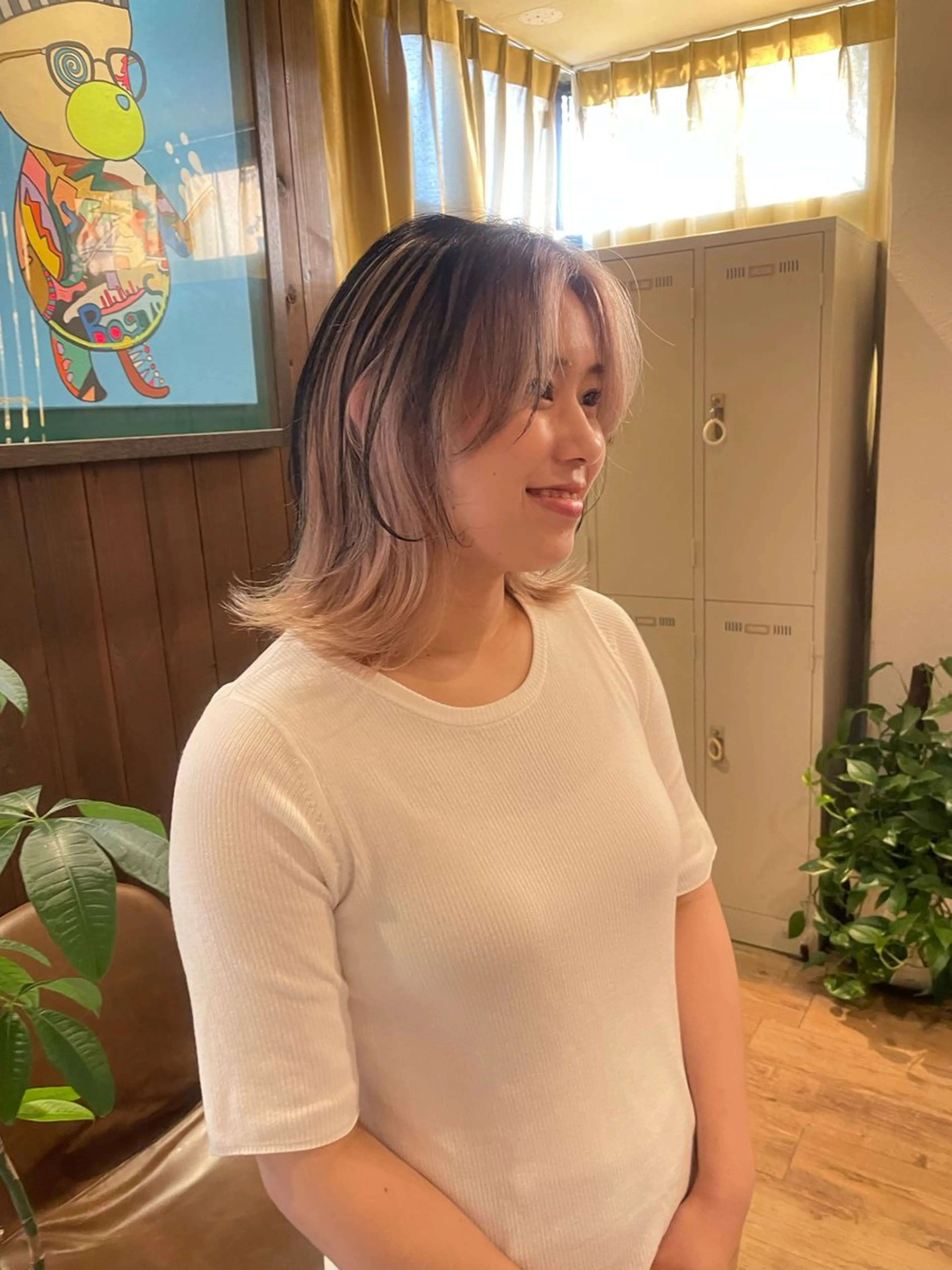 ミディアム カラー 堀田 翔子のヘアスタイル