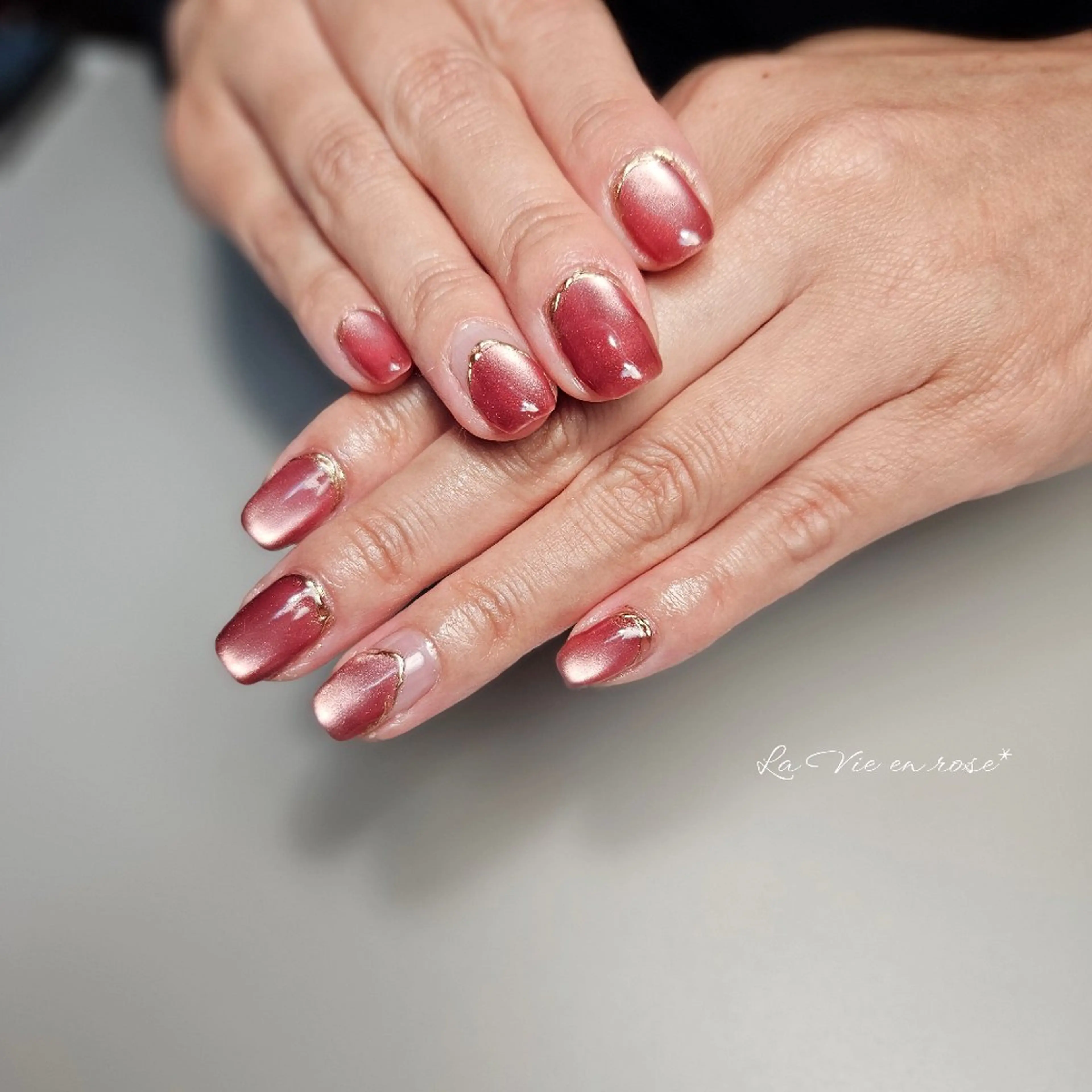 ネイル マグネットネイル ラヴィアン ローズのネイルデザイン