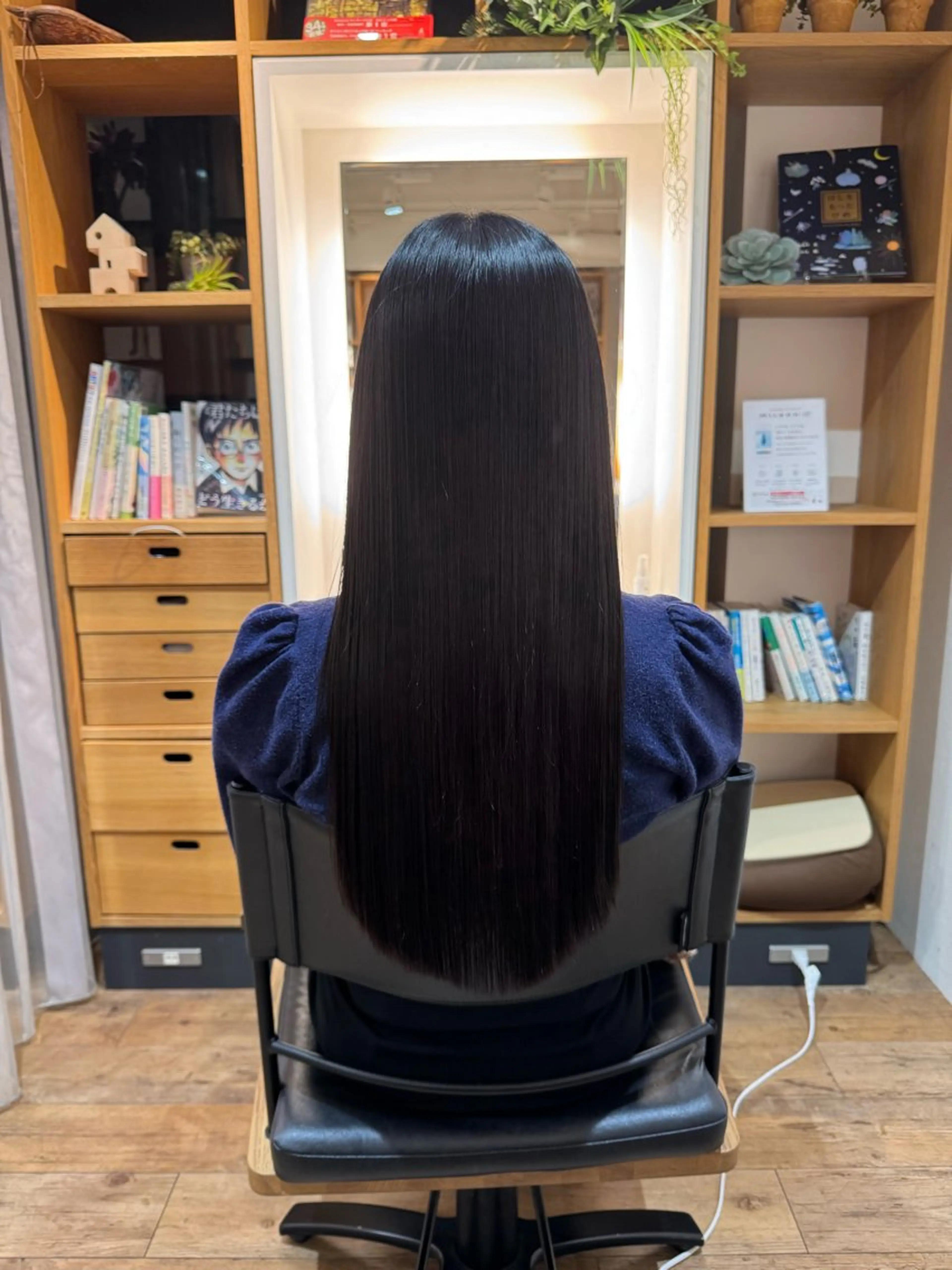 セミロング ヘアカラー トリートメント afloatkobe所属・美髪/髪質改善 川口凌弥のヘアスタイル