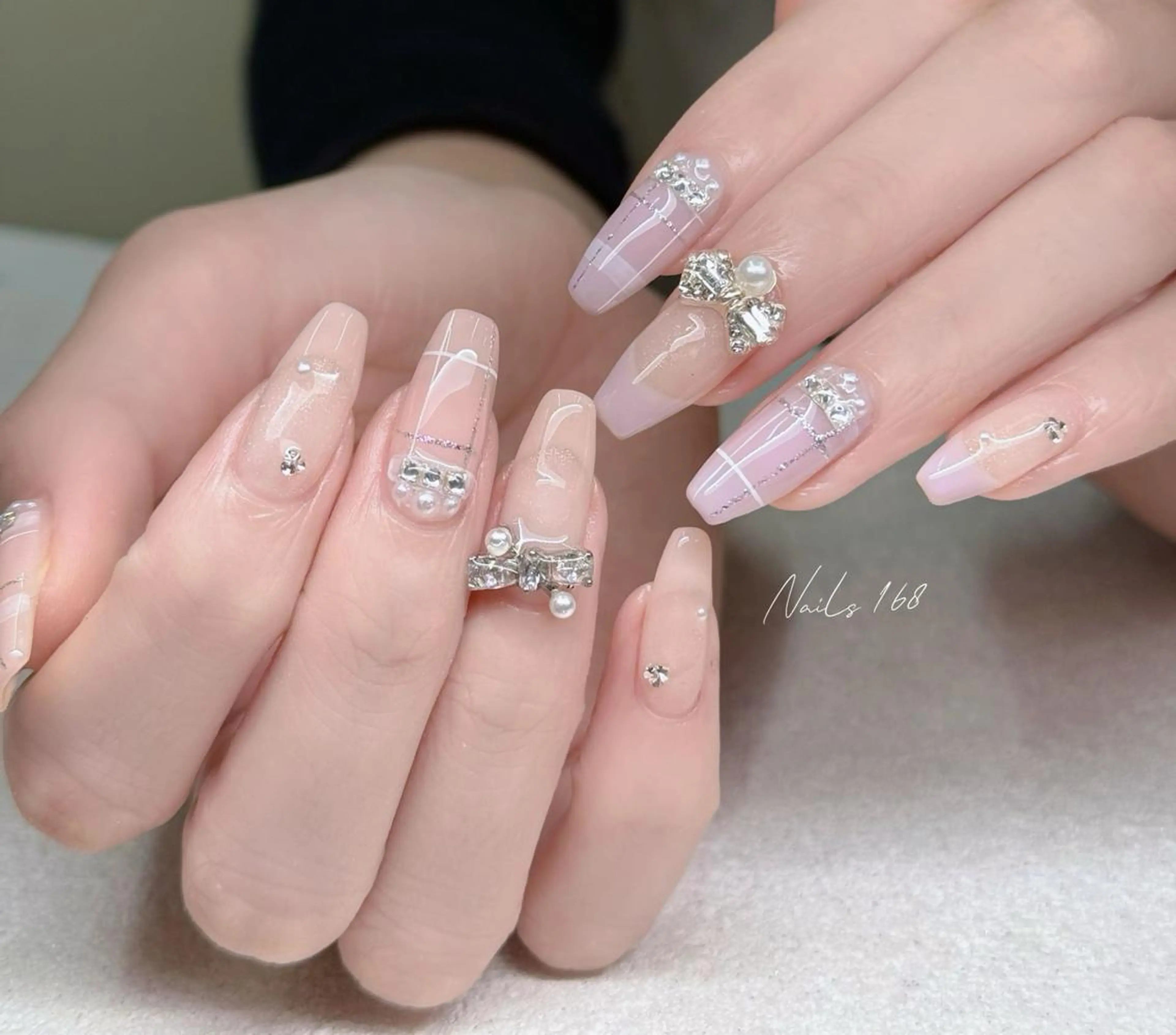 ネイル フットネイル ジェルネイル マグネットネイル 持ち込み ワンカラーネイル NAILS168 新大久保店のネイルデザイン