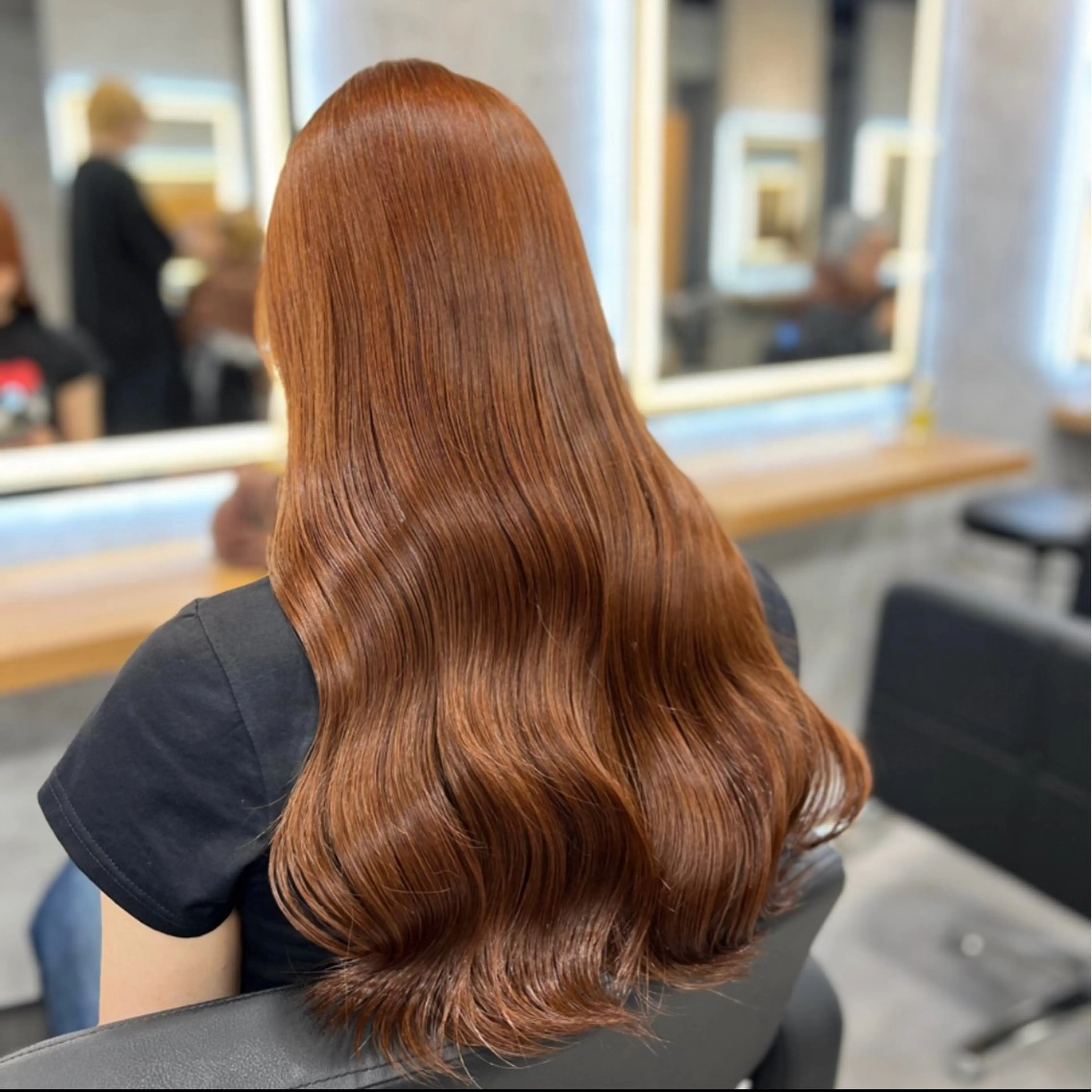 ロング カラー パーマ ヘアアレンジ 透明感ブリーチカラー 🌈TOMOHIROのヘアスタイル