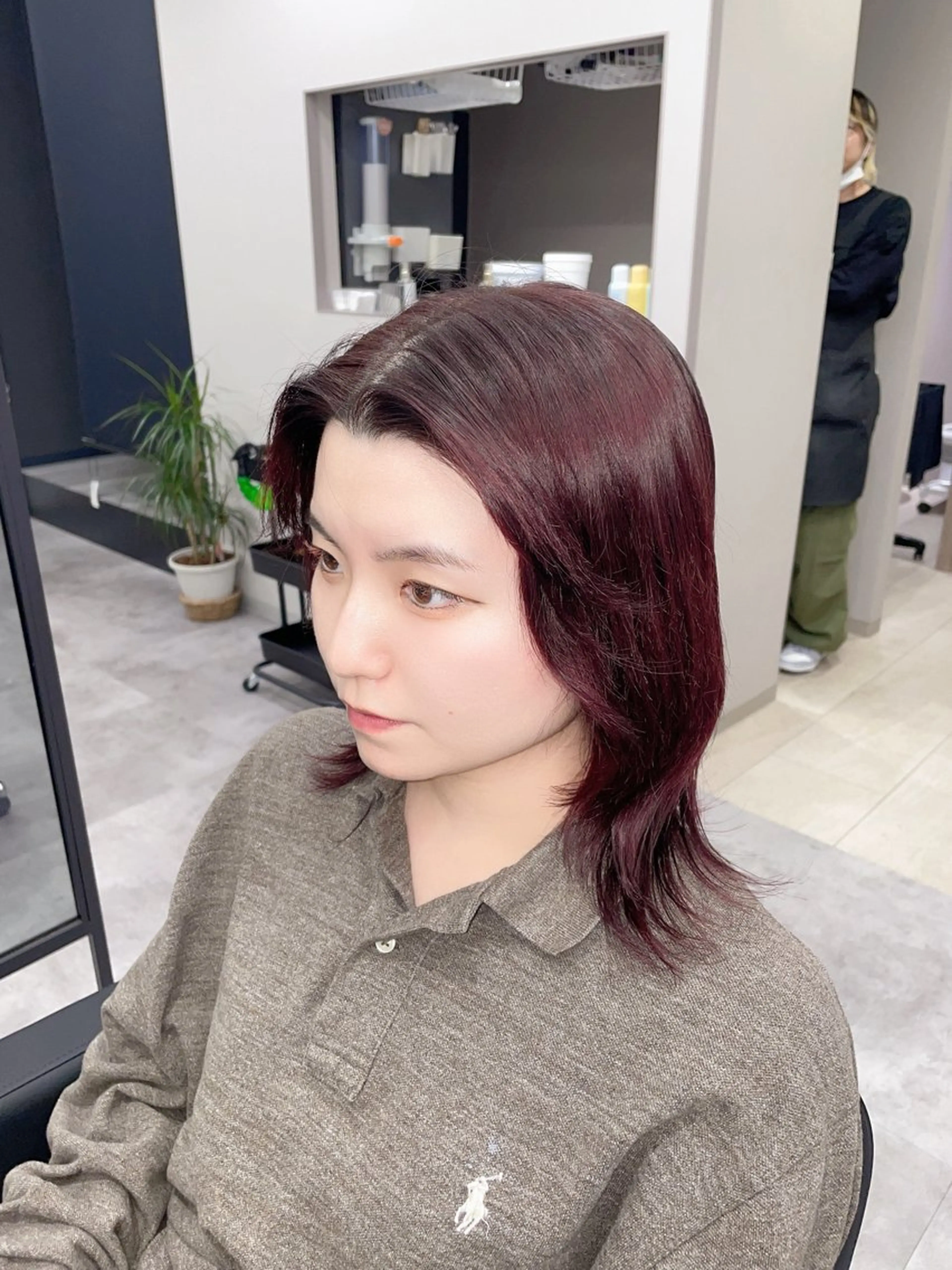 ミディアム カラー ヘアカラー COCO .のヘアスタイル