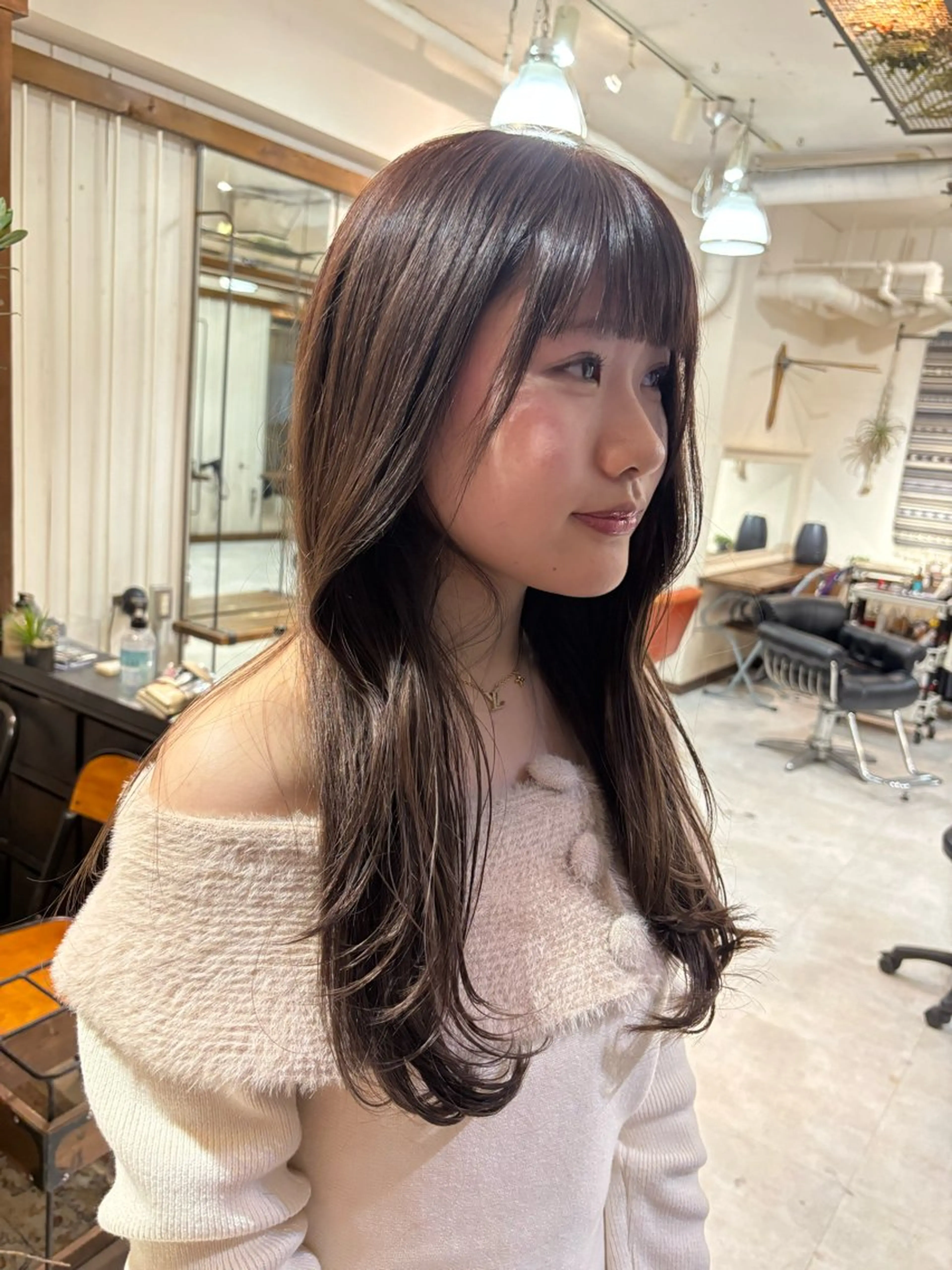 ロング 宇留間 涼香のヘアスタイル