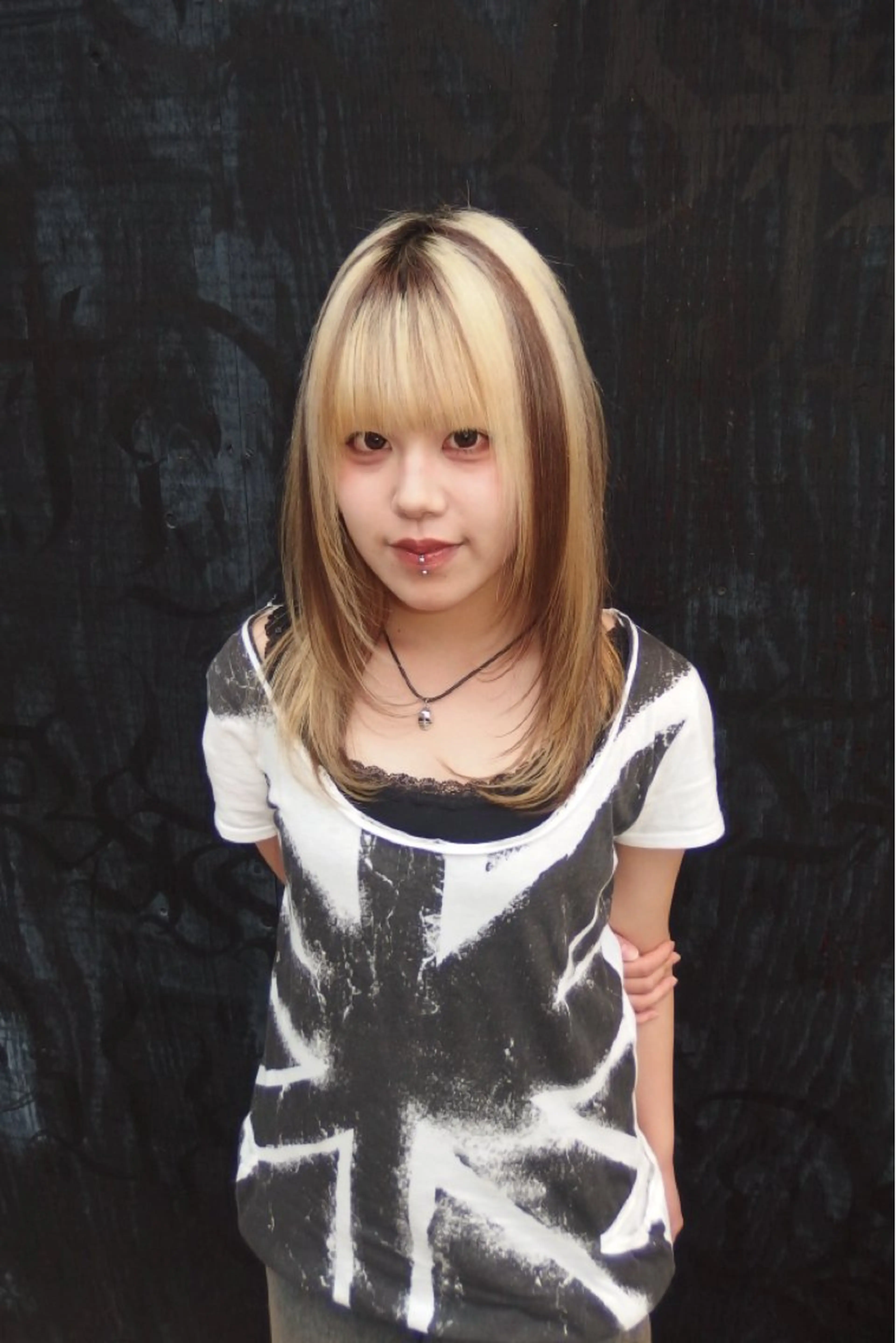 セミロング ヘアカラー トリートメント 岩下昂世/ ハイトーン/デザインのヘアスタイル