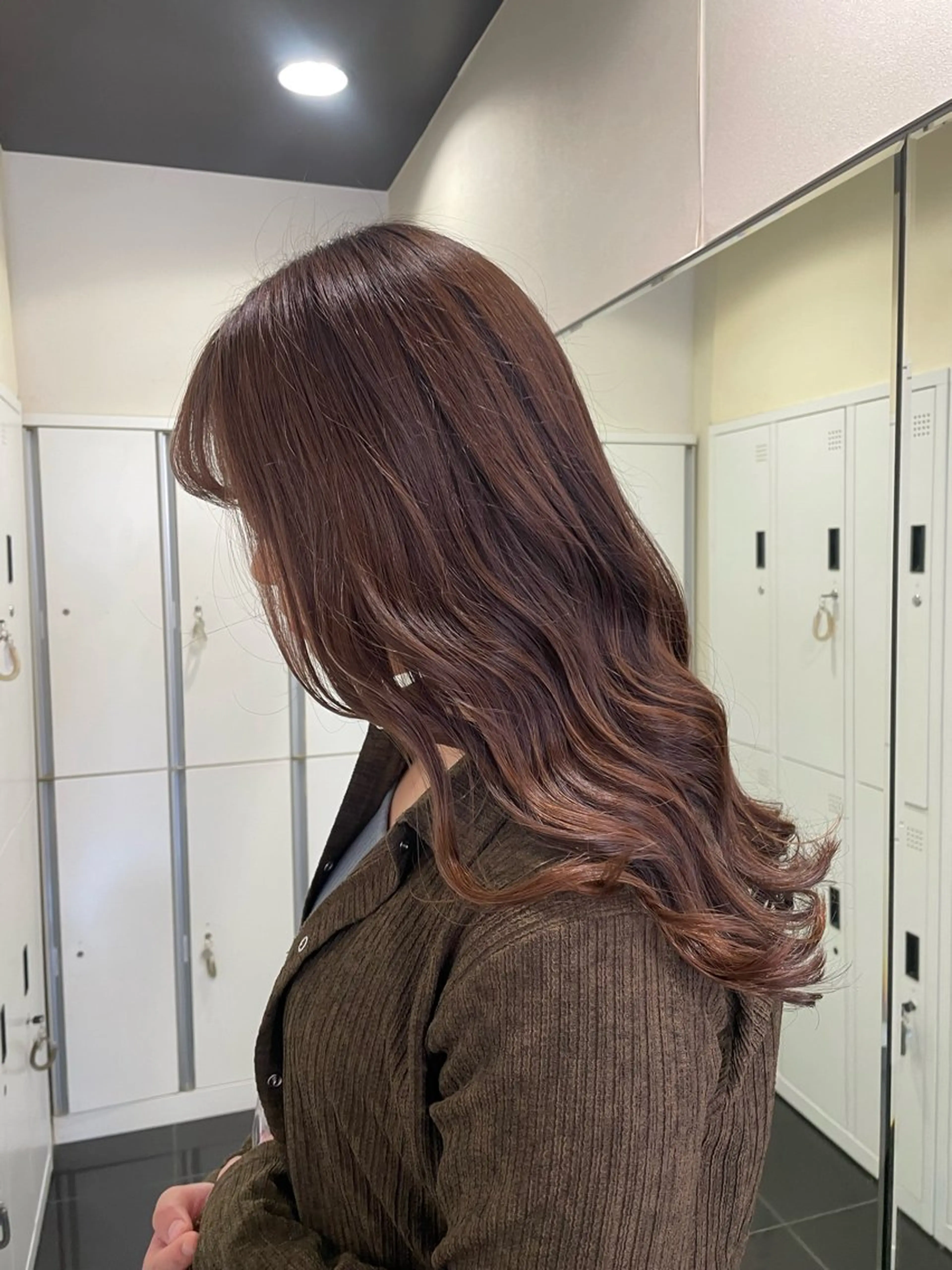 ミディアム カラー ヘアカラー トリートメント ハイトーン/レイヤー 似合わせ・ユキノのヘアスタイル