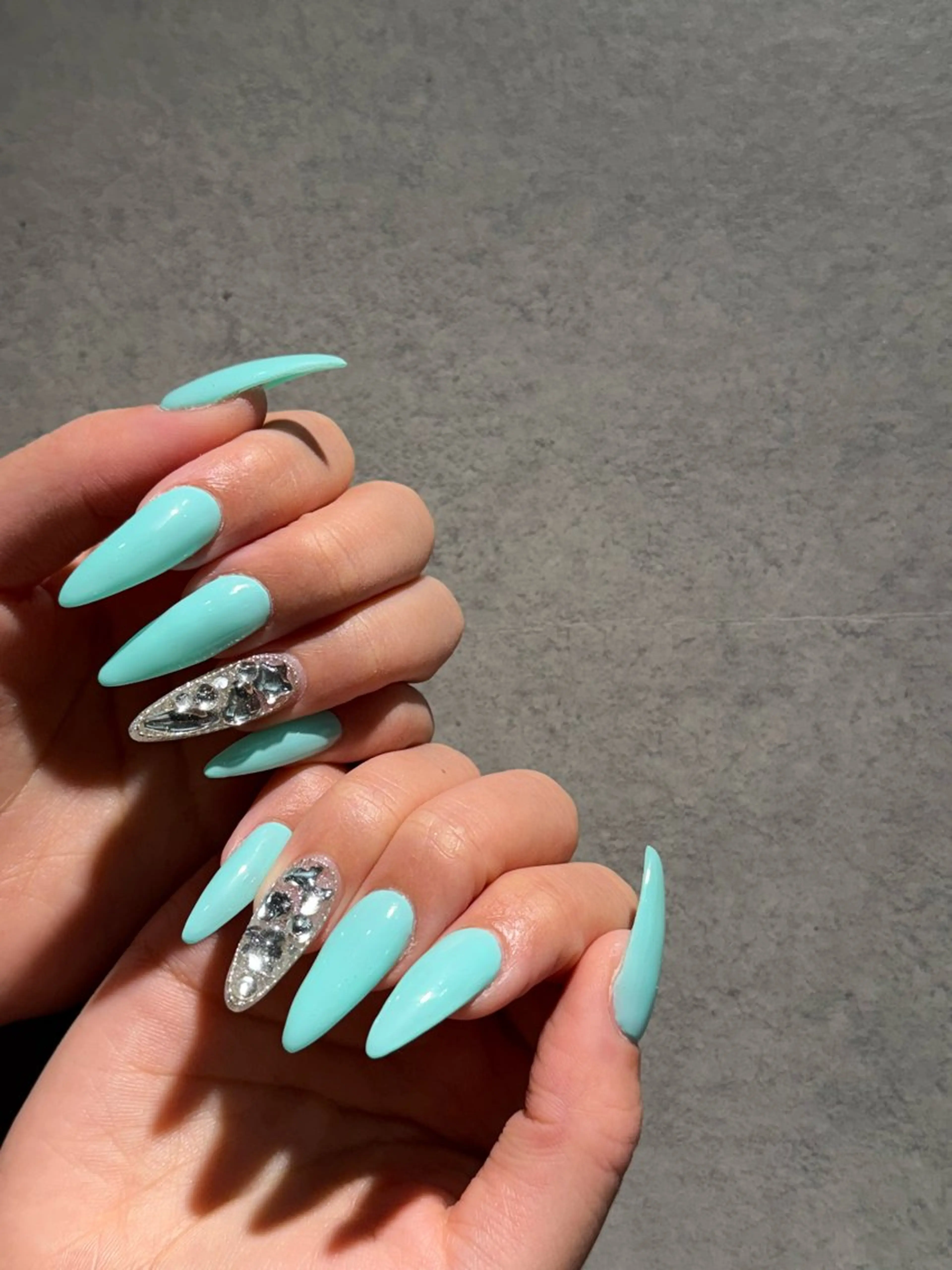 ネイル I-nailロング /ワンホン/キラキラのネイルデザイン