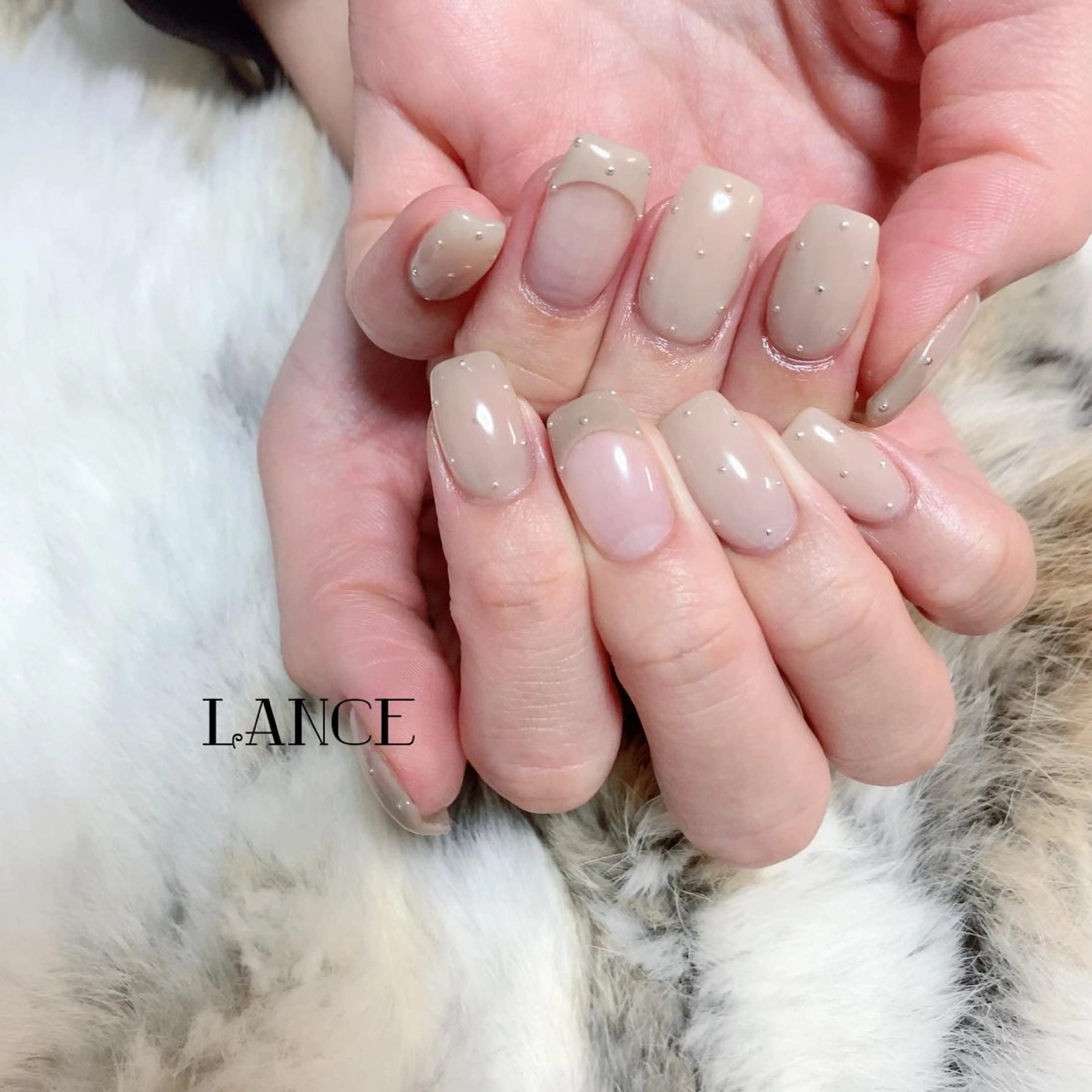 ミディアム ネイル オーロラネイル フレンチネイル グラデーション キラキラネイル シンプルネイル ハンドネイル Lance nailのネイルデザイン