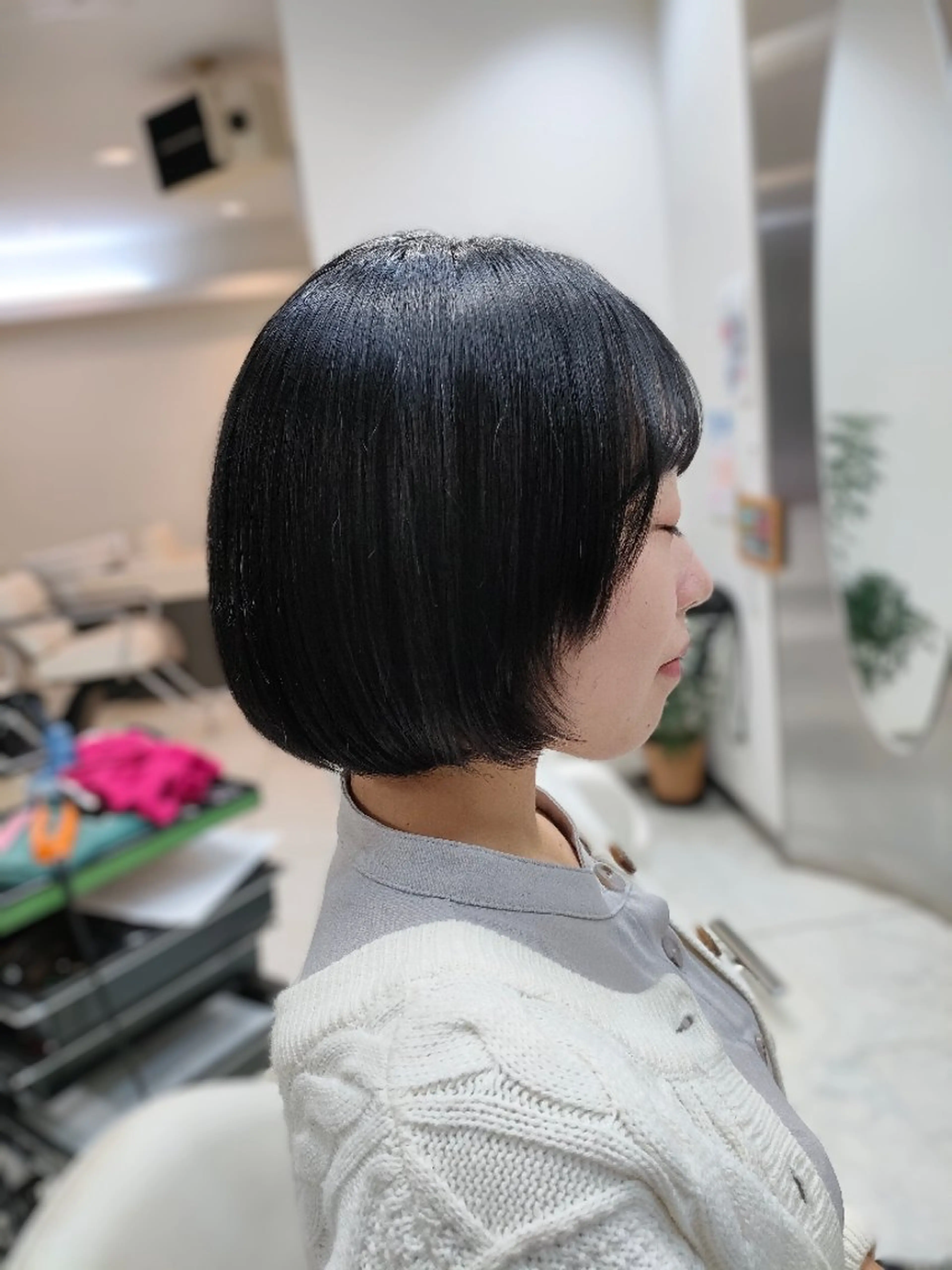 ショート ボブ 顔周りカット レイヤーカット 伊藤 茉莉杏のヘアスタイル