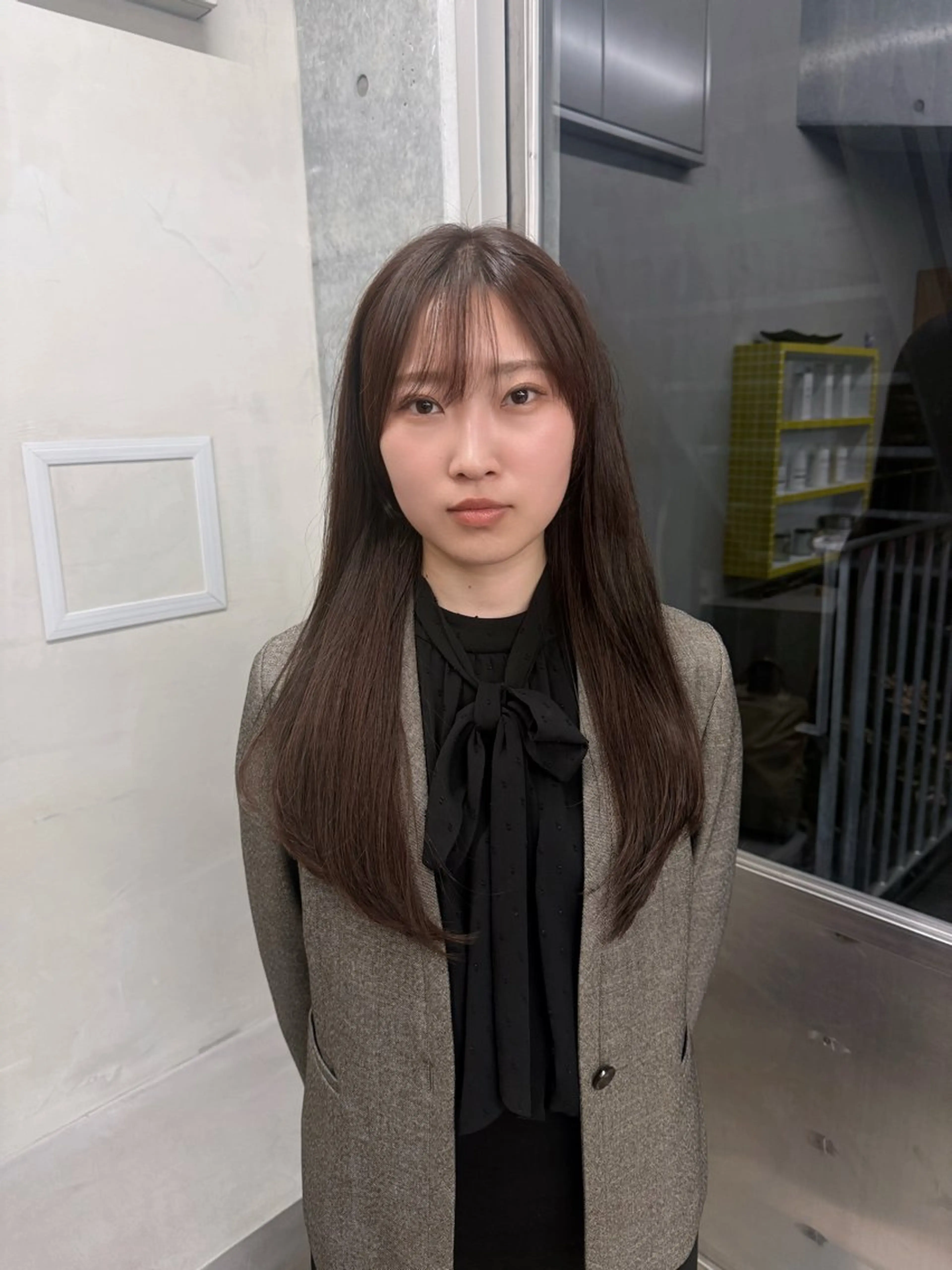 ロング カラー ロングレイヤー アッシュ ベージュカラー ブリーチ 透明感カラー カット ヘアカラー トリートメント 誰より丁寧なカット/ 小林輝/レイヤーのヘアスタイル