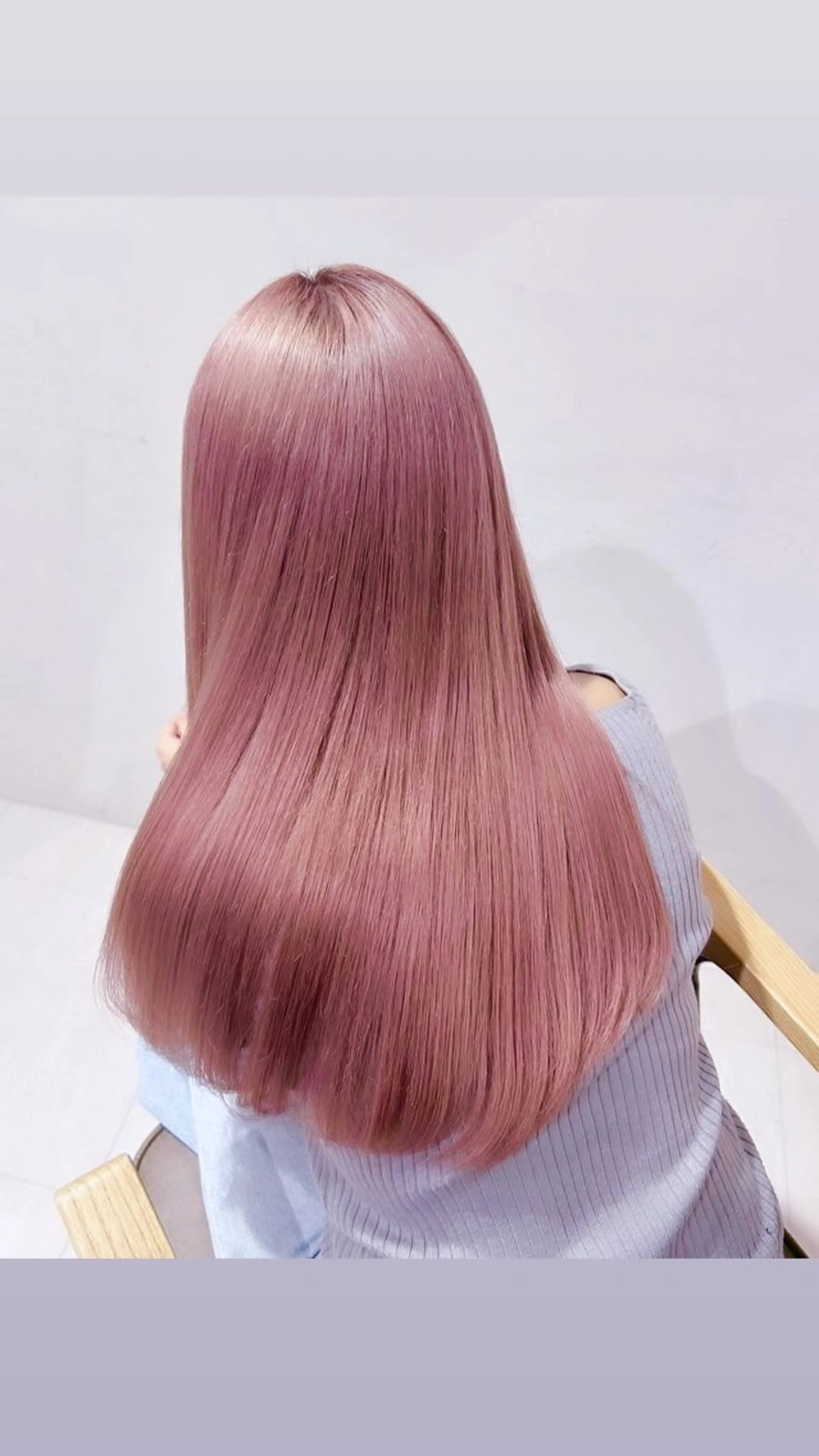 カラー ニトウ レイナのヘアスタイル