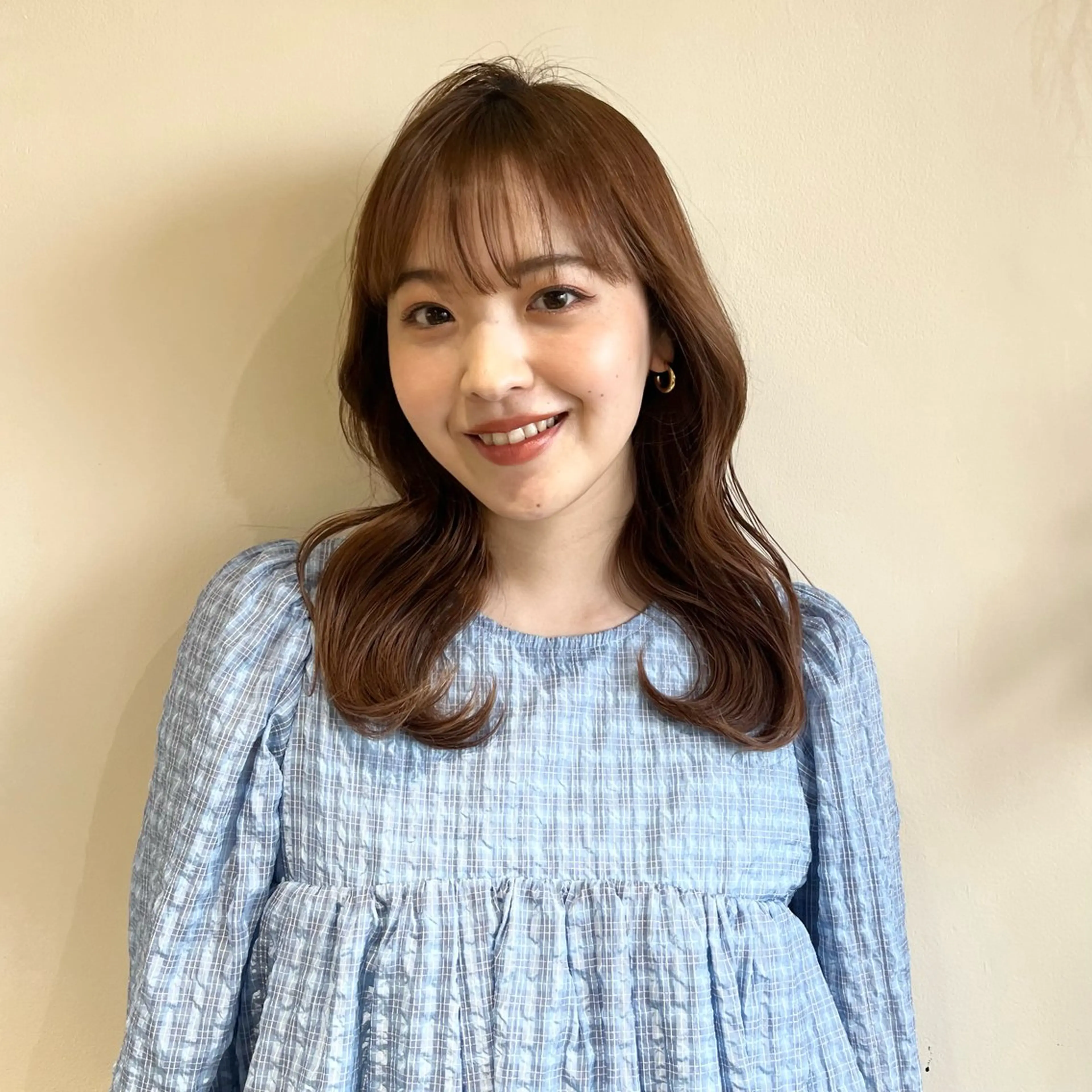 セミロング 塩川ももこ/ 自然な縮毛矯正のヘアスタイル