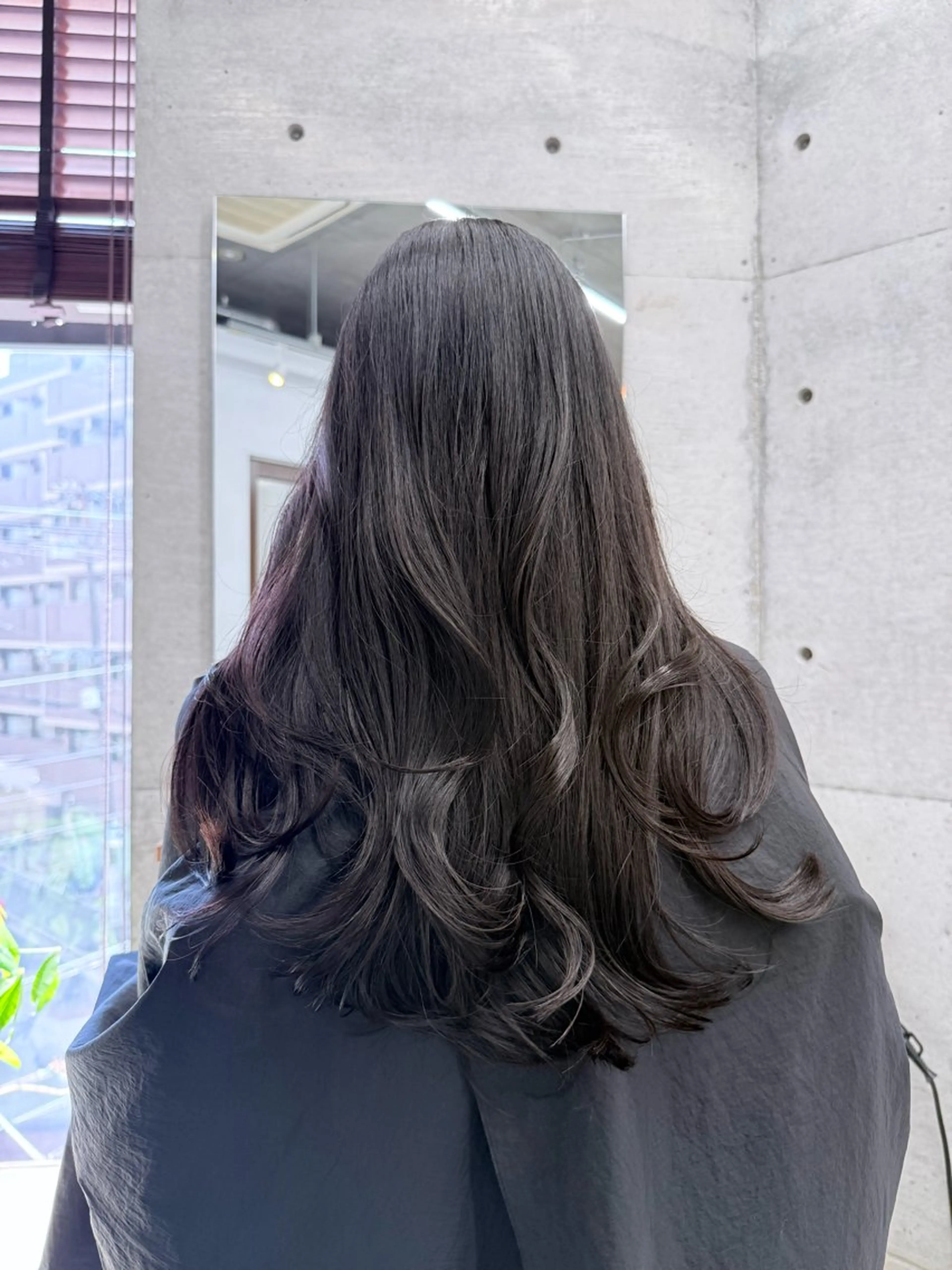 ロング カット ヘアカラー 葉 /レイヤーカットのヘアスタイル