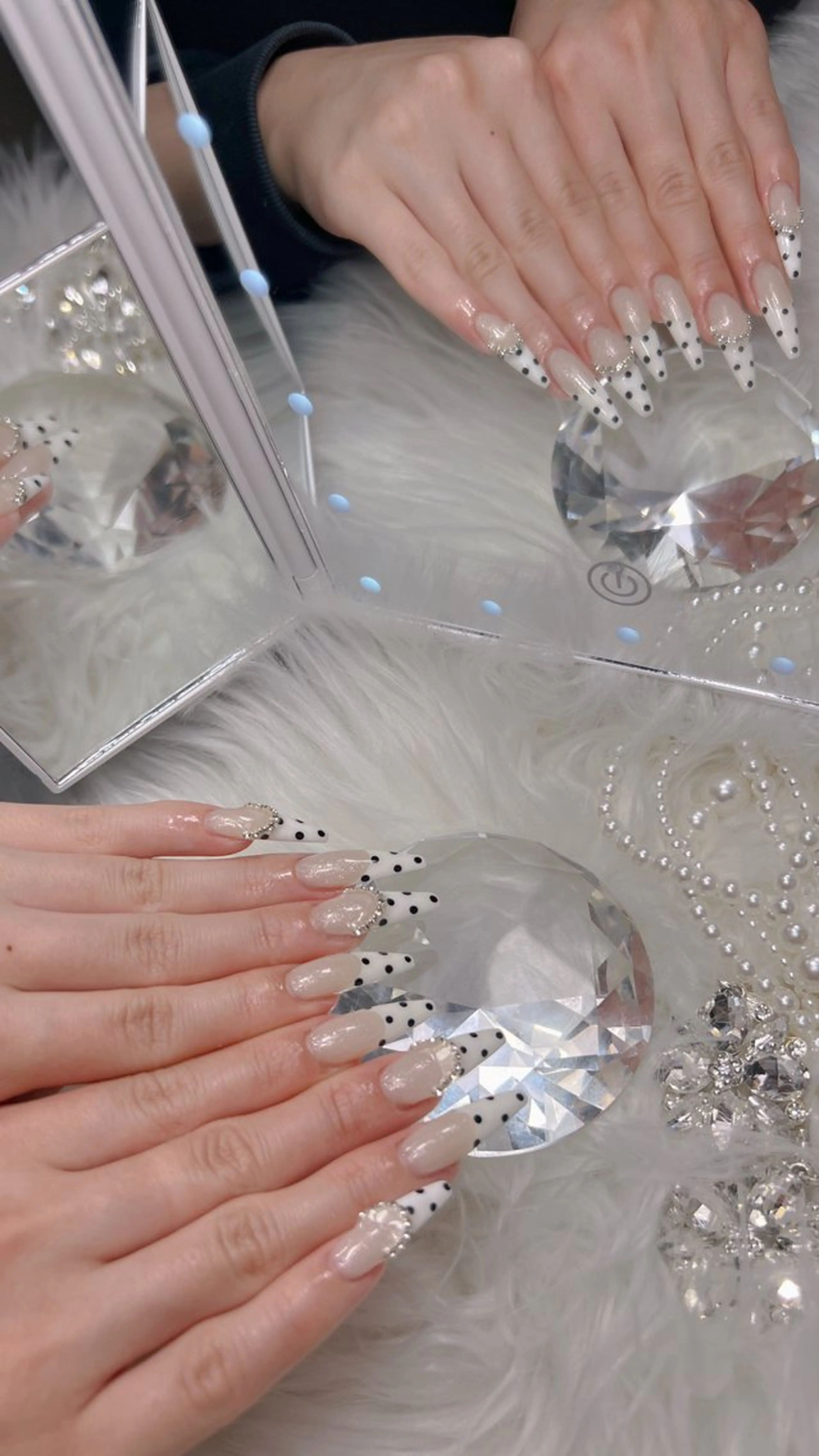 ネイル アートネイル オーロラネイル チークネイル 長さ出し フットネイル ハンドネイル フットネイル ハンドケア Noiranail_ studio川越西口のネイルデザイン