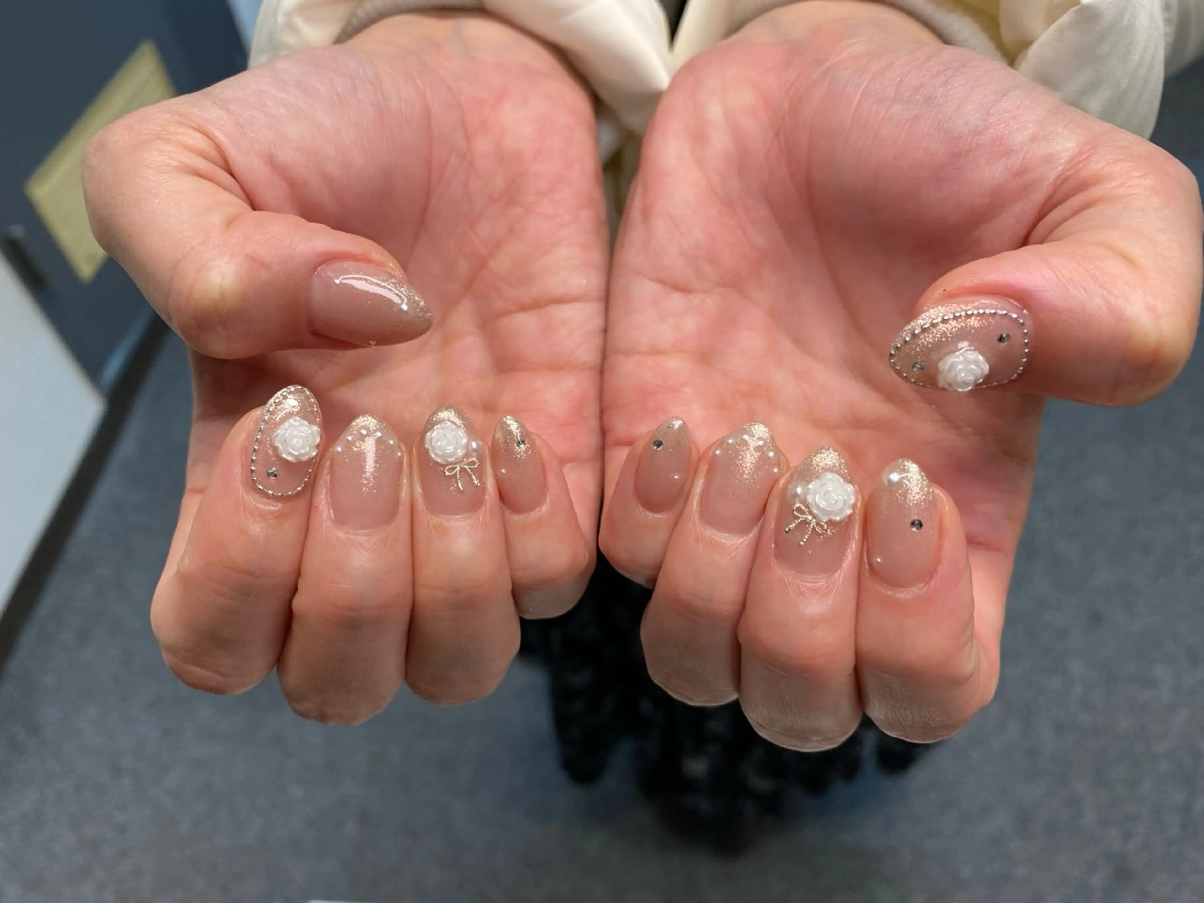 ネイル カジュアル チークネイル 成人式 ドット フレンチネイル ゆず- Nail Salonのネイルデザイン