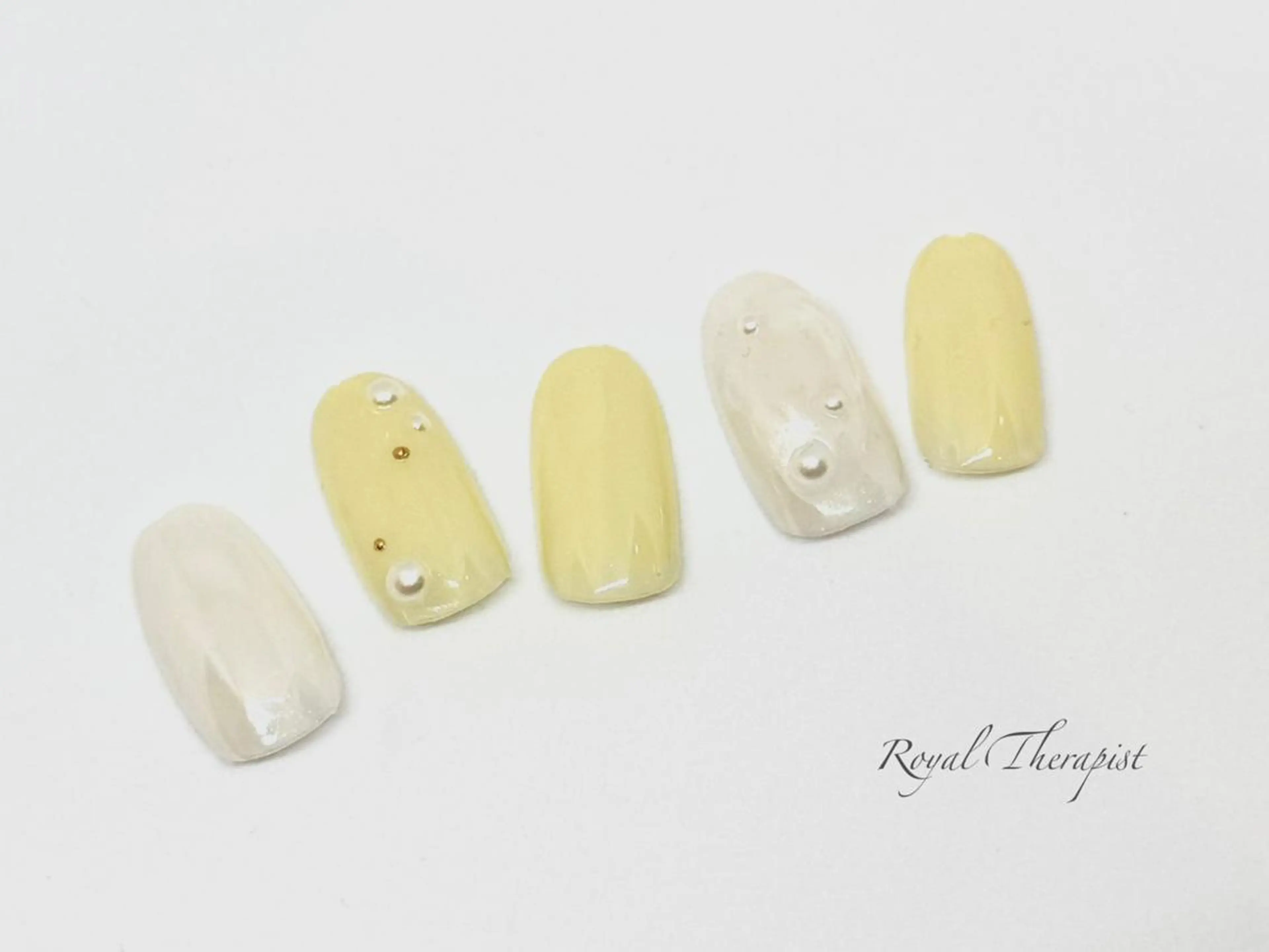 ネイル 長さ出し フラッシュネイル フットネイル フレンチネイル ジェルネイル ハンドネイル 【尾下】 ロイヤル•セラピストのネイルデザイン