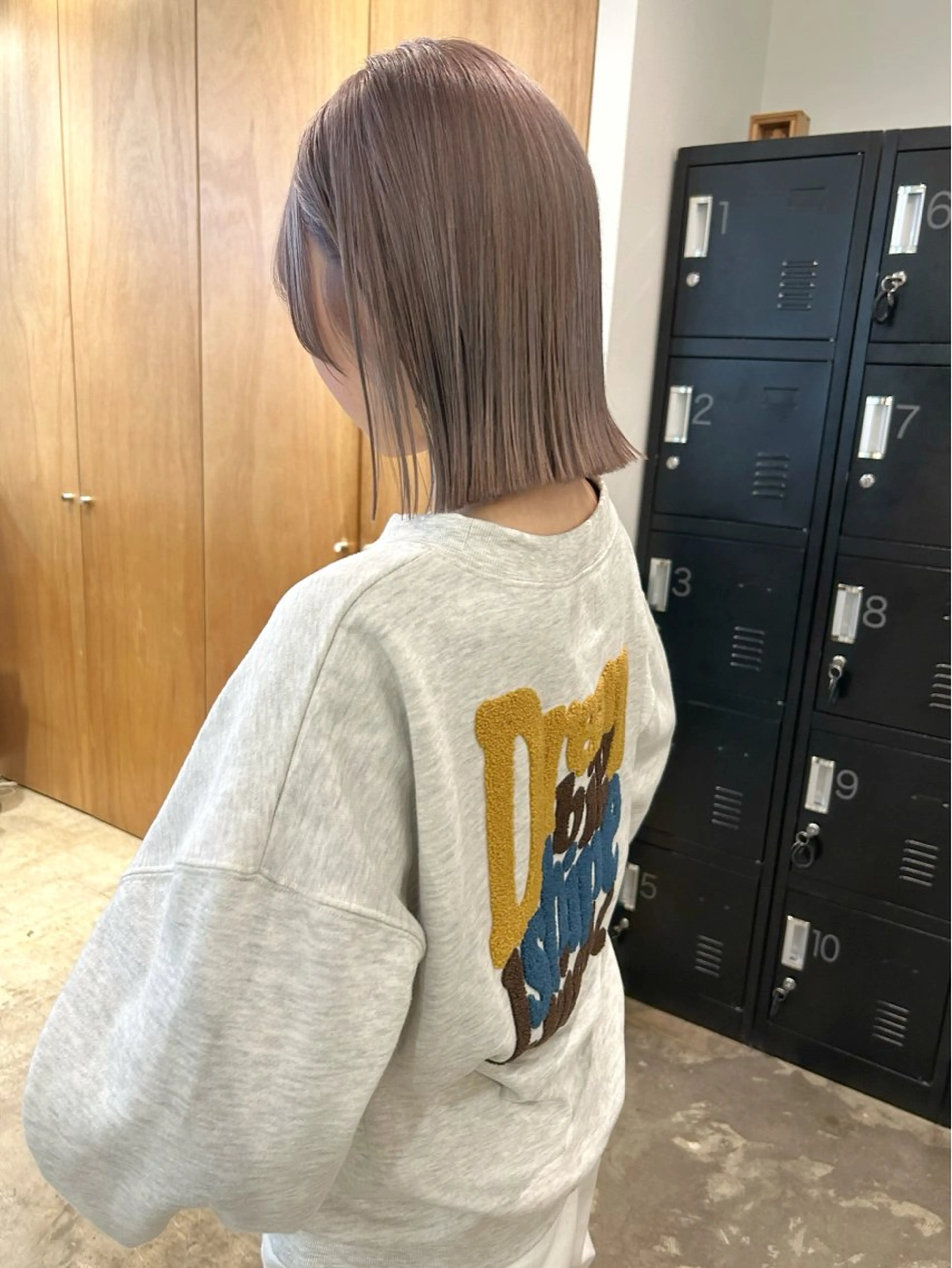 ショート カラー グレージュ カット ヘアカラー カラーリスト菅野 竜矢🌈のヘアスタイル