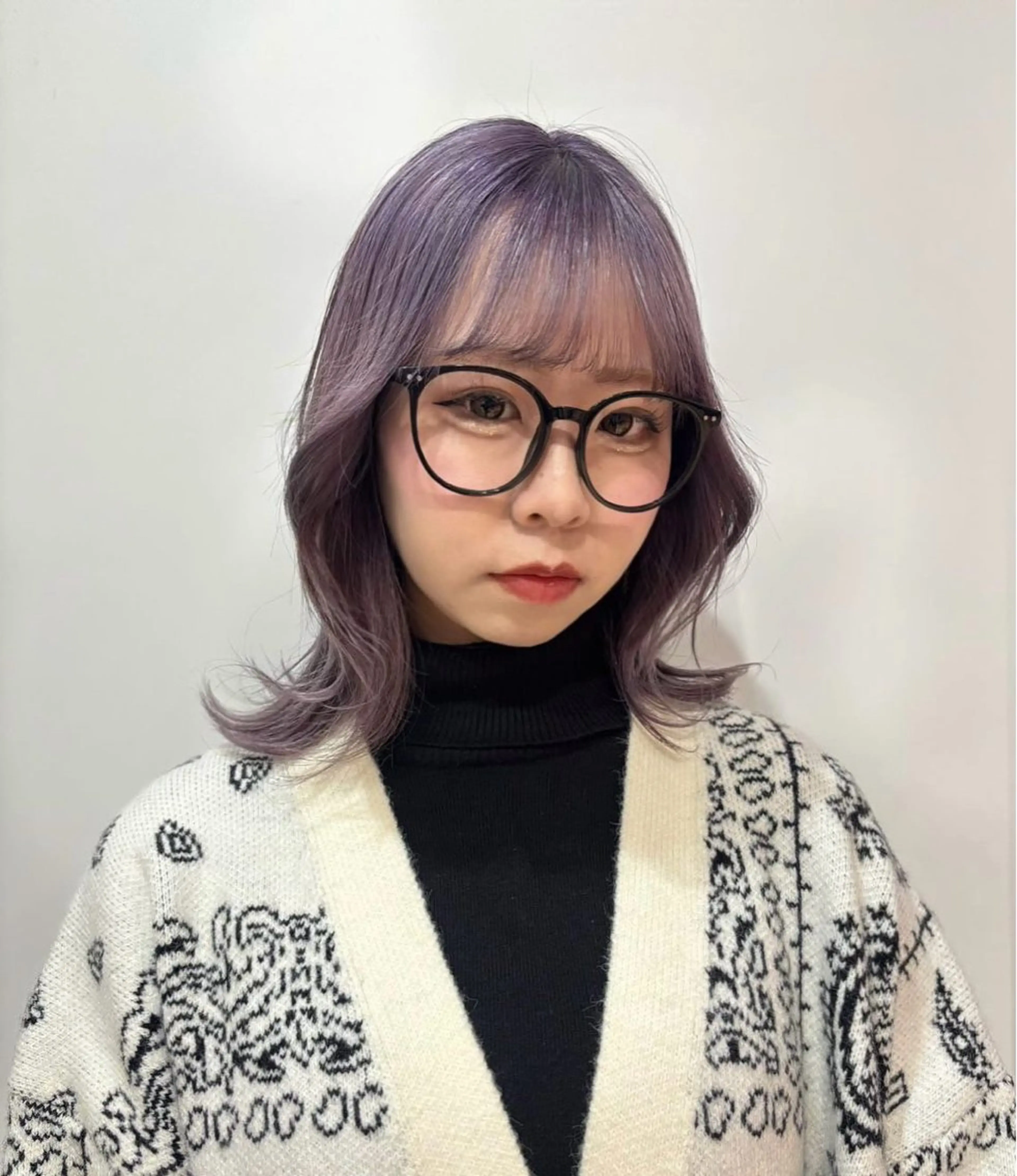 ミディアム カラー ブリーチ ケアブリーチ グレージュ ラベンダーカラー 似合わせレイヤー/ Wカラー🧸こころのヘアスタイル